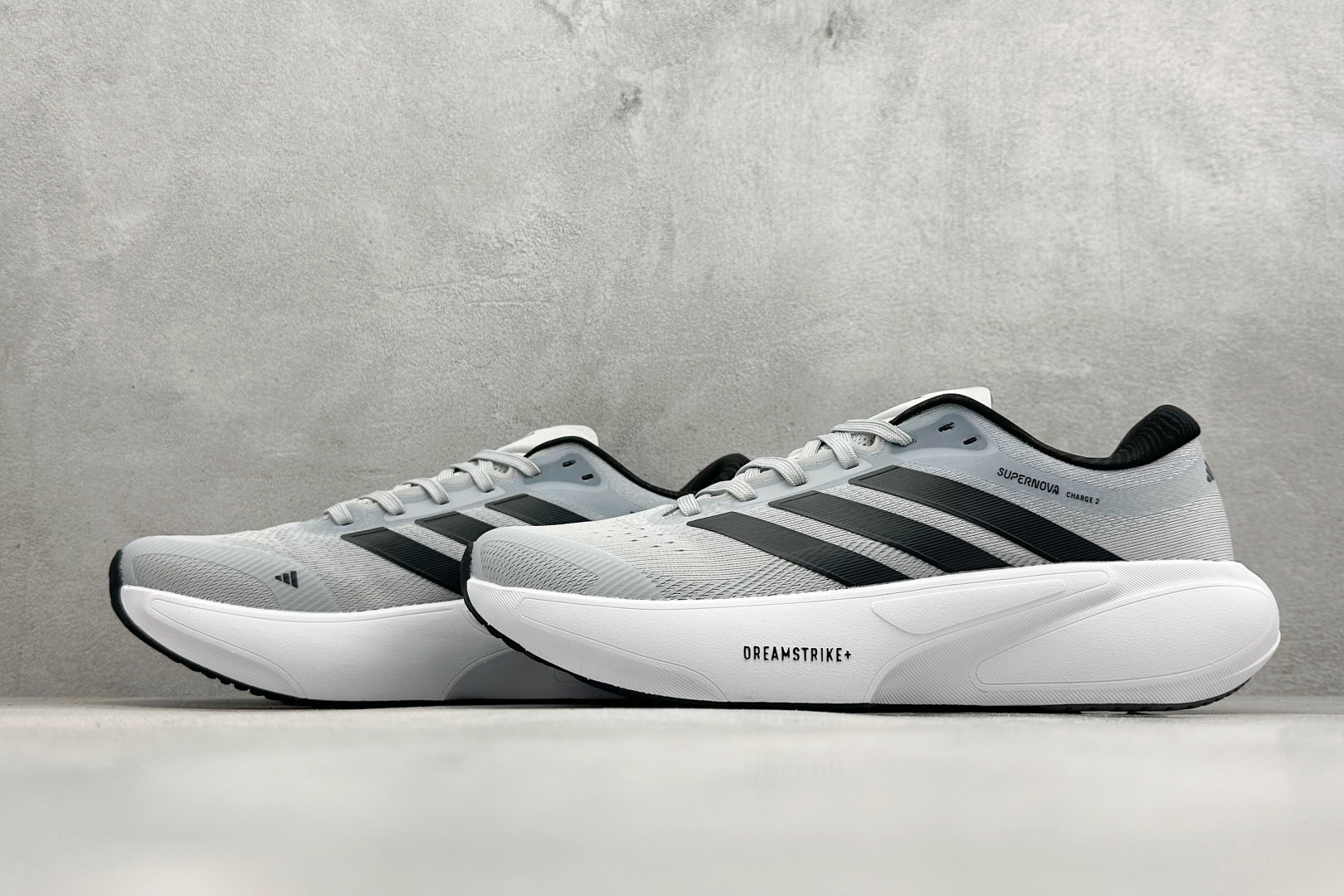 Adidas Supernova 2 阿迪达斯 减震回弹 运动透气休闲跑步鞋 D68985