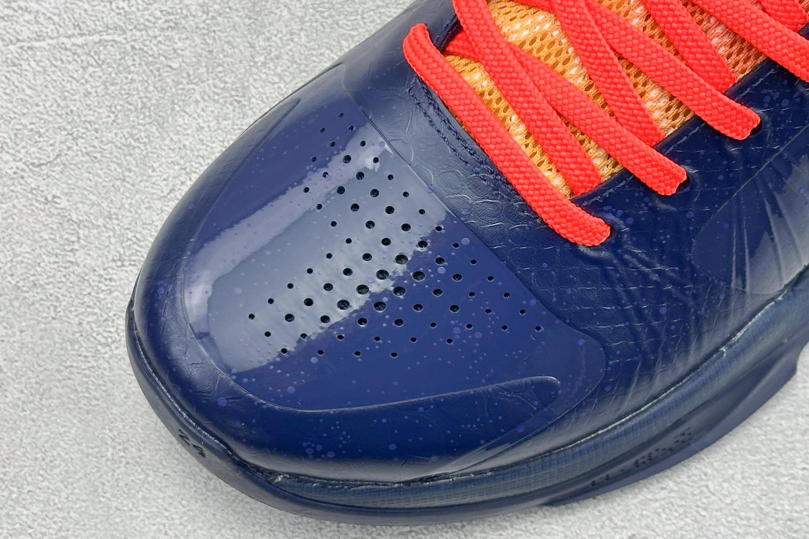 CK版Nk Zoom Kobe V Protro 科比5代 专业实战篮球鞋 IM3207-400 CK版Nk Zoom Kobe V Protro 科比5代 专业实战篮球鞋 IM3207-400