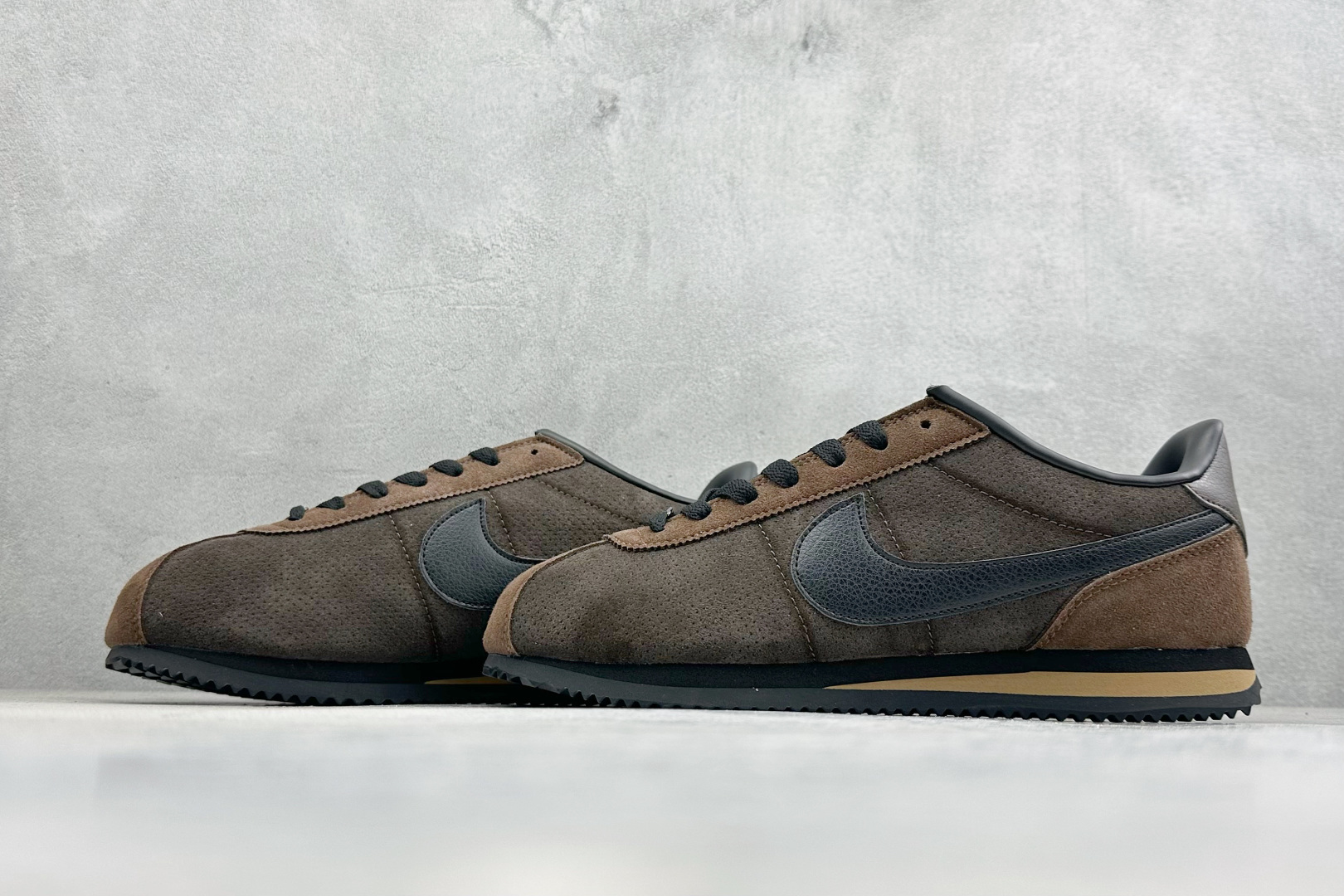 XH版NIKE CORTEZ 经典轻便舒适阿甘休闲跑步鞋 FJ5180-200