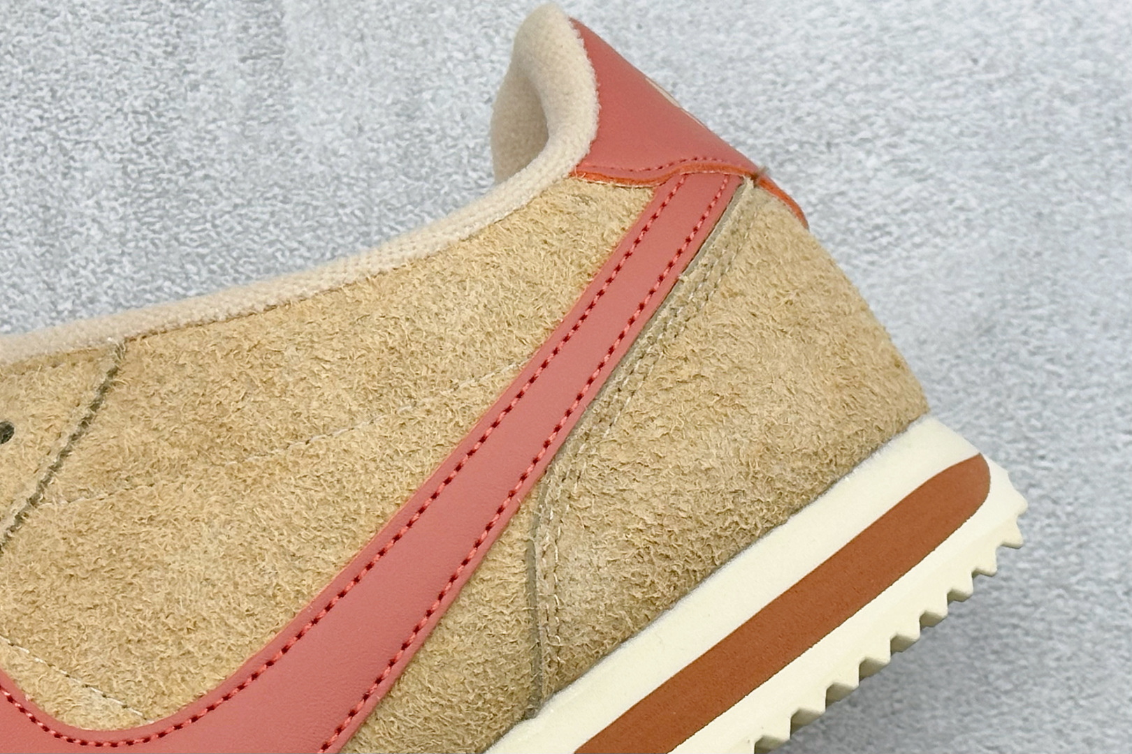 XH版NIKE CORTEZ 经典轻便舒适阿甘休闲跑步鞋 FJ2530-201