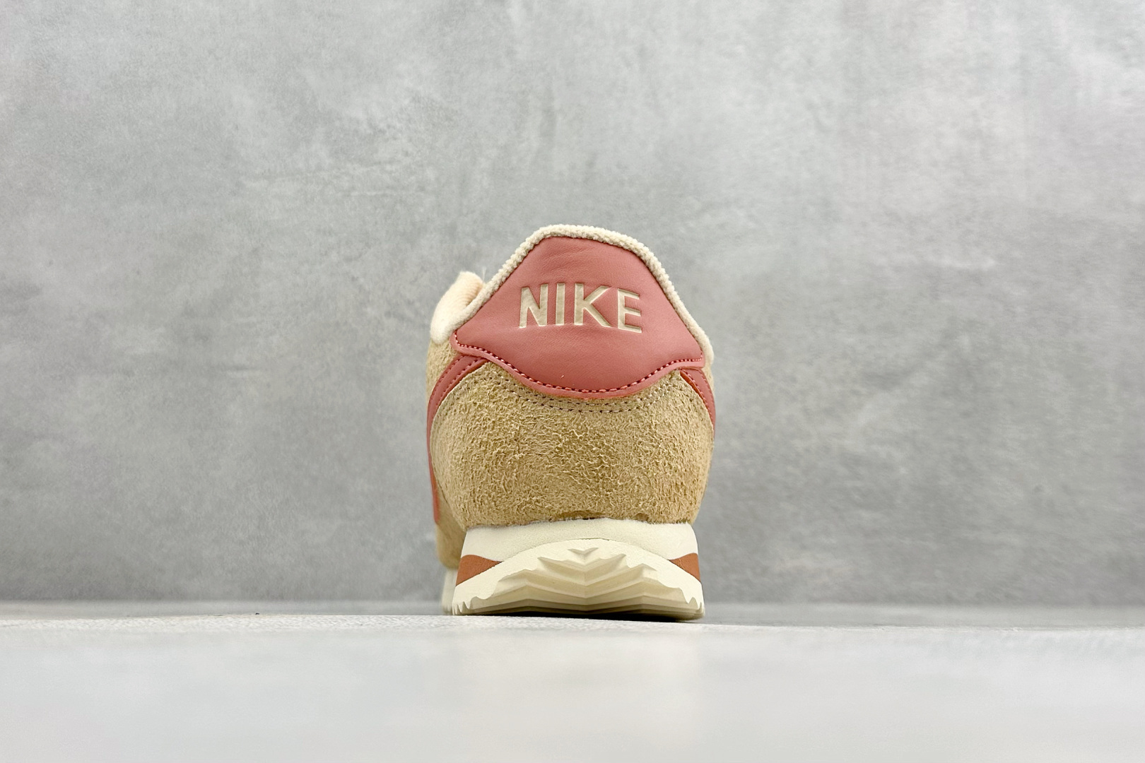 XH版NIKE CORTEZ 经典轻便舒适阿甘休闲跑步鞋 FJ2530-201