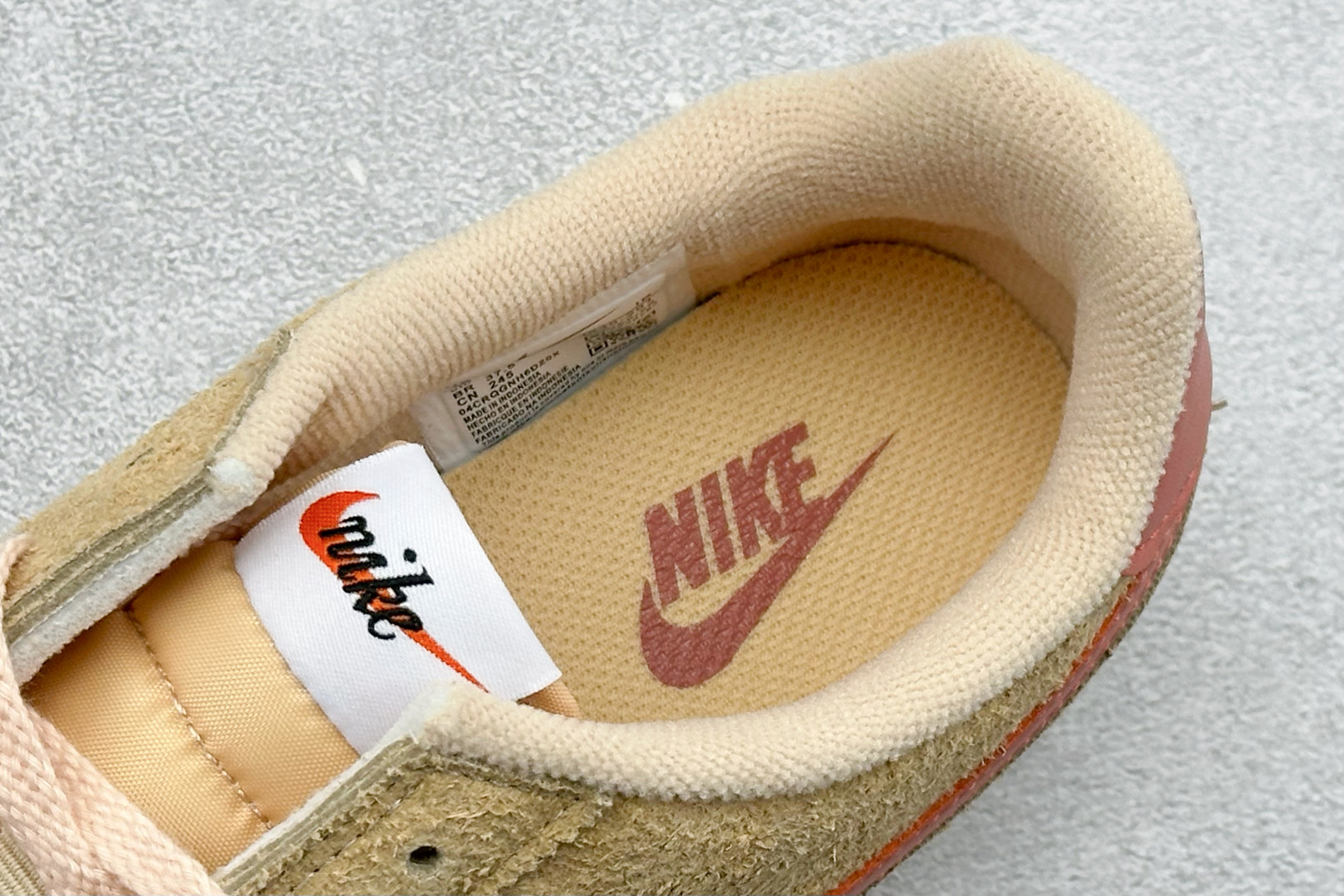 XH版NIKE CORTEZ 经典轻便舒适阿甘休闲跑步鞋 FJ2530-201