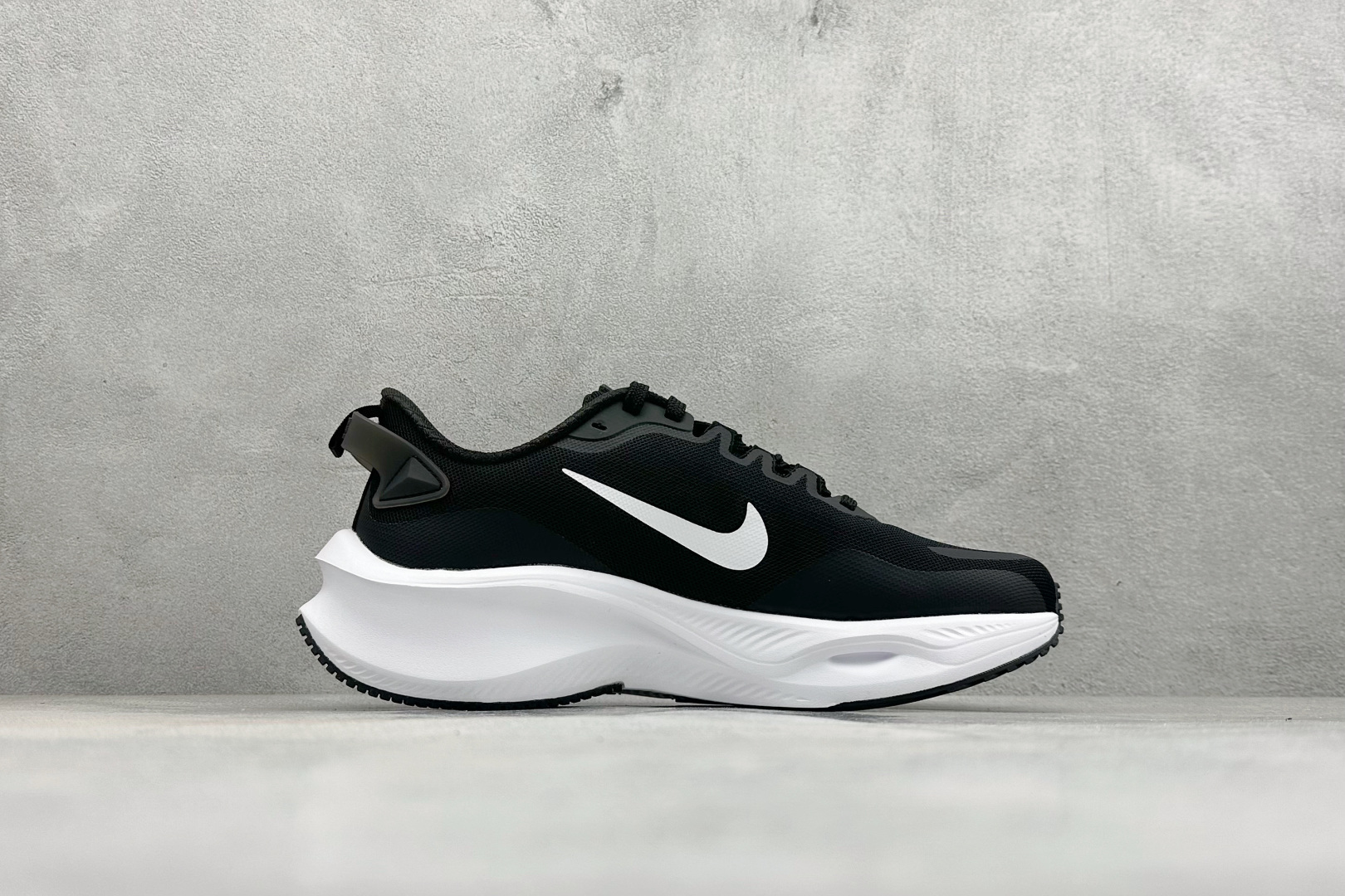 NIKE ZOOMX PLUS 全新耐克跑鞋二代 CK4318-018 NIKE ZOOMX PLUS 全新耐克跑鞋二代 CK4318-018