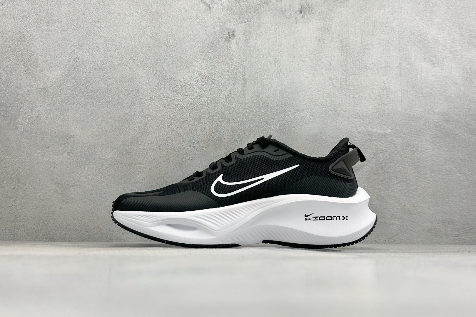 NIKE ZOOMX PLUS 全新耐克跑鞋二代 CK4318-018 NIKE ZOOMX PLUS 全新耐克跑鞋二代 CK4318-018