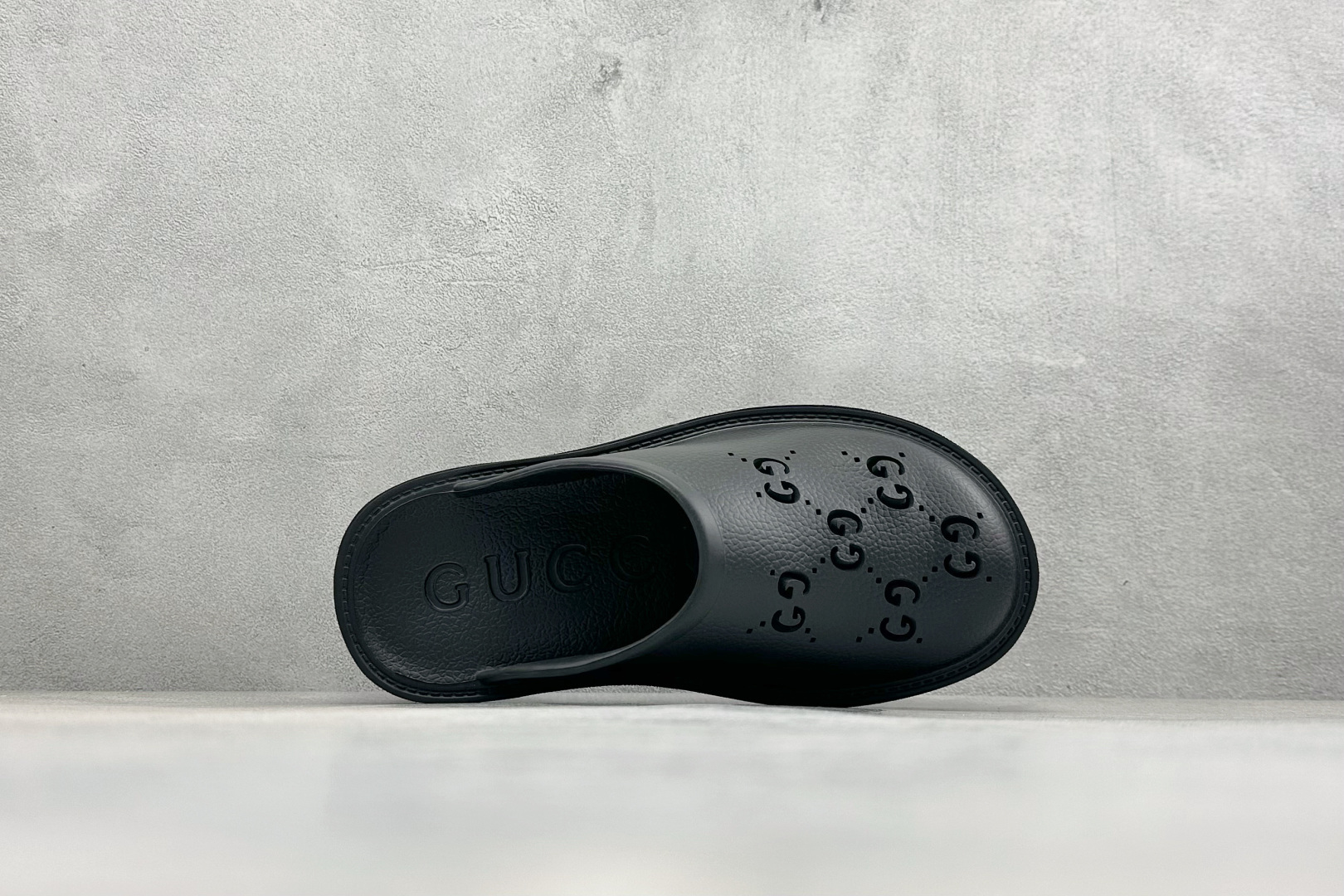 GUCCI 古驰2026 早春上新 古驰冲孔雕花洞洞鞋 808490 GUCCI 古驰2026 早春上新 古驰冲孔雕花洞洞鞋 808490