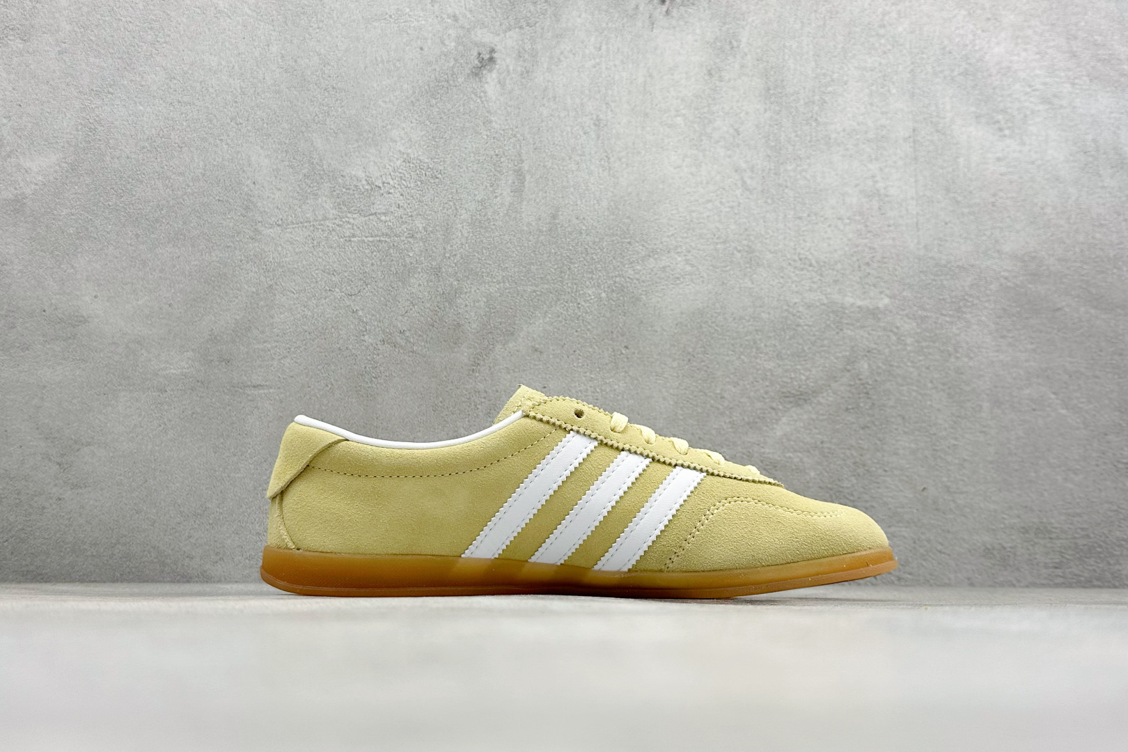 Adidas Originals Gazelle Lo Pro三叶草复古休闲防滑耐磨低帮板鞋 JR8894 Adidas Originals Gazelle Lo Pro三叶草复古休闲防滑耐磨低帮板鞋 JR8894