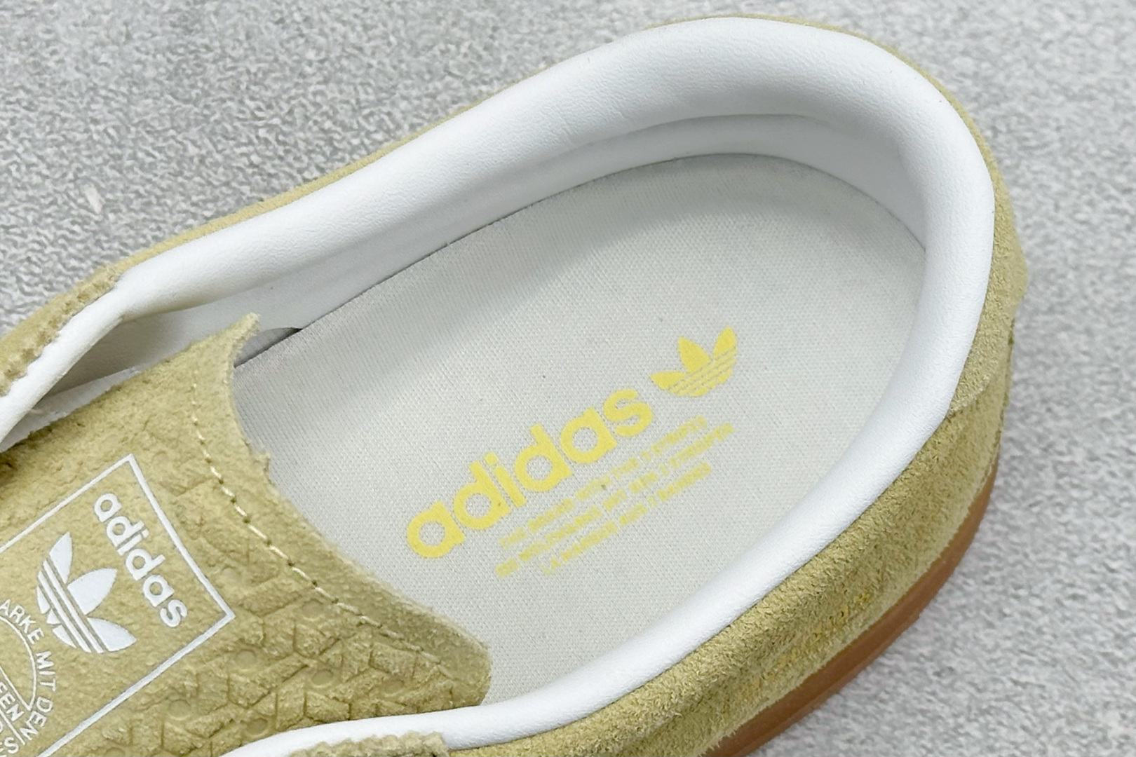 Adidas Originals Gazelle Lo Pro三叶草复古休闲防滑耐磨低帮板鞋 JR8894 Adidas Originals Gazelle Lo Pro三叶草复古休闲防滑耐磨低帮板鞋 JR8894