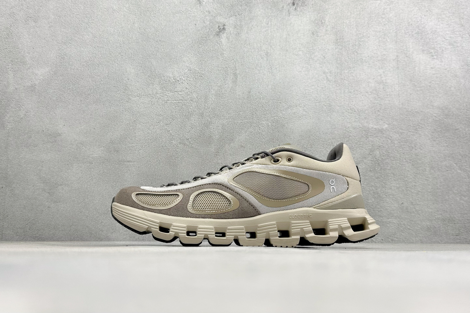RS版On昂跑 Running Cloud X FKA克劳德X系列低帮轻量舒适多功能休闲运动鞋货号：3M
