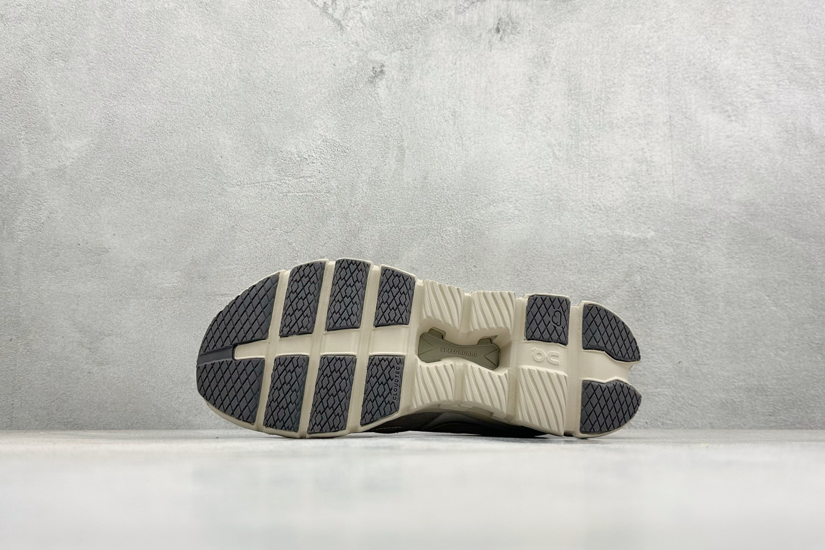 RS版On昂跑 Running Cloud X FKA克劳德X系列低帮轻量舒适多功能休闲运动鞋货号：3M