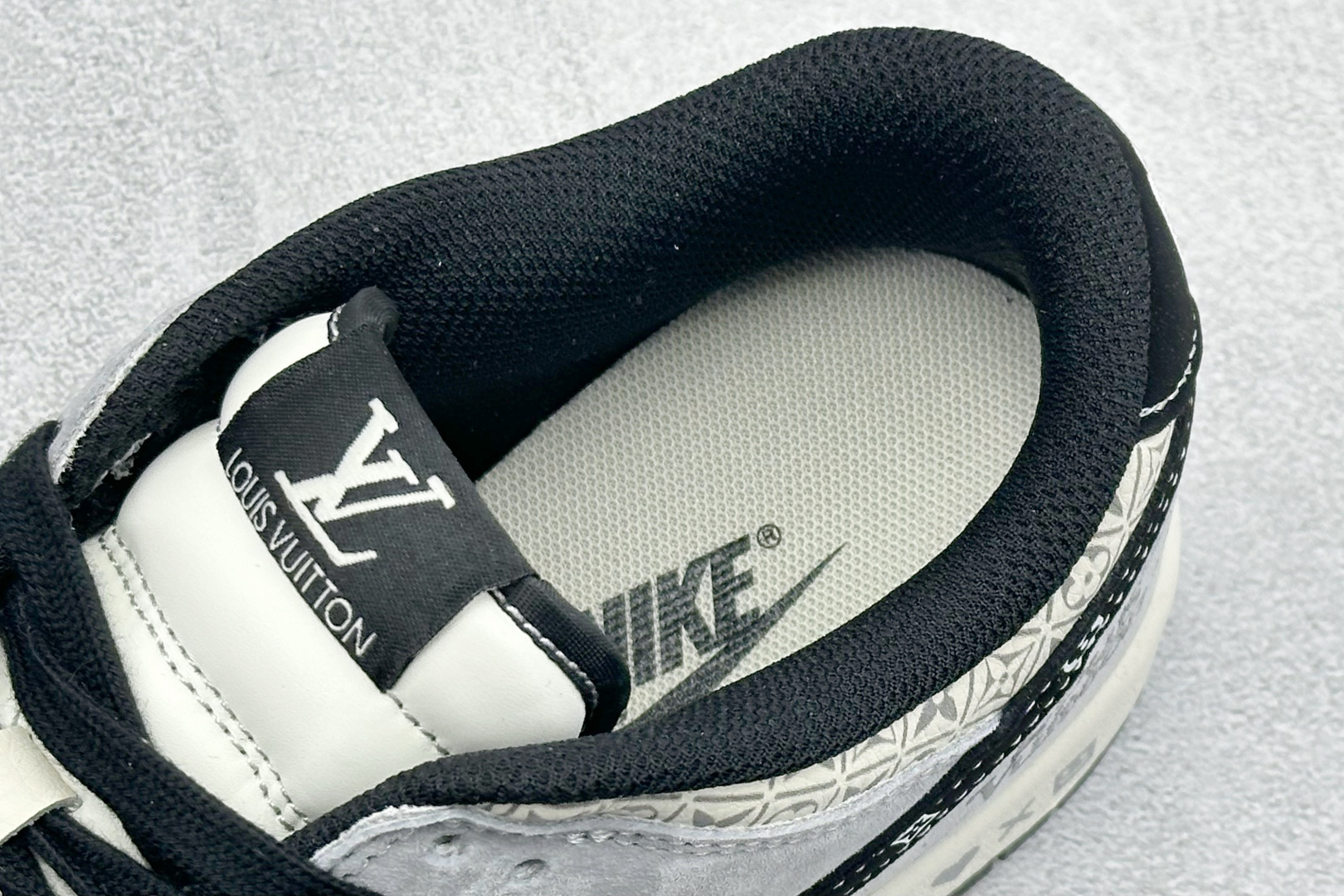 潮奢联名 引爆街头SB DUNK LOW 以经典鞋型为基底 DN3168-030 潮奢联名 引爆街头SB DUNK LOW 以经典鞋型为基底 DN3168-030