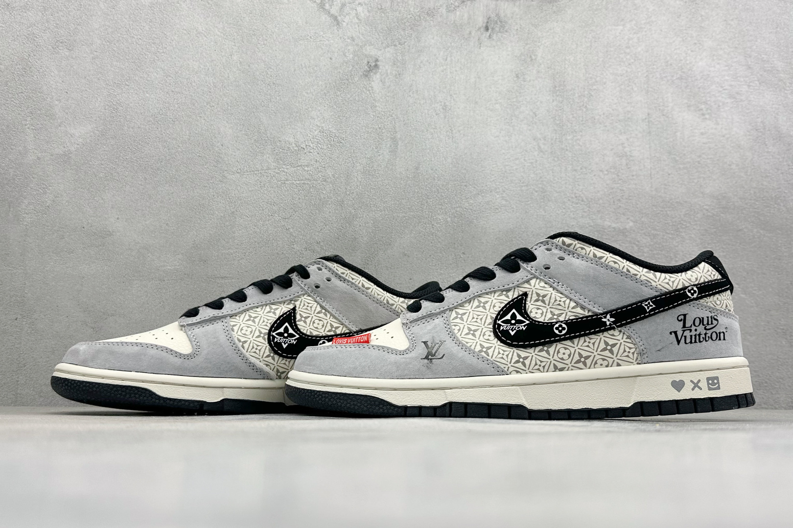 潮奢联名 引爆街头SB DUNK LOW 以经典鞋型为基底 DN3168-030 潮奢联名 引爆街头SB DUNK LOW 以经典鞋型为基底 DN3168-030