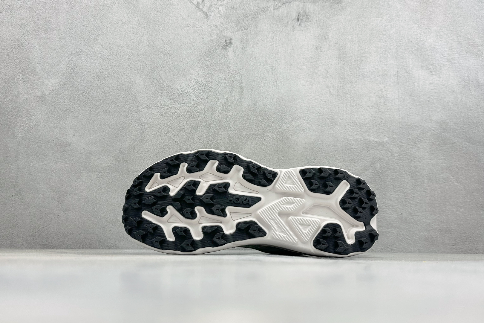 HOKA CHALLENGER 8 轻便系带减震防滑耐磨低帮跑步鞋 1168717/JDC HOKA CHALLENGER 8 轻便系带减震防滑耐磨低帮跑步鞋 1168717/JDC