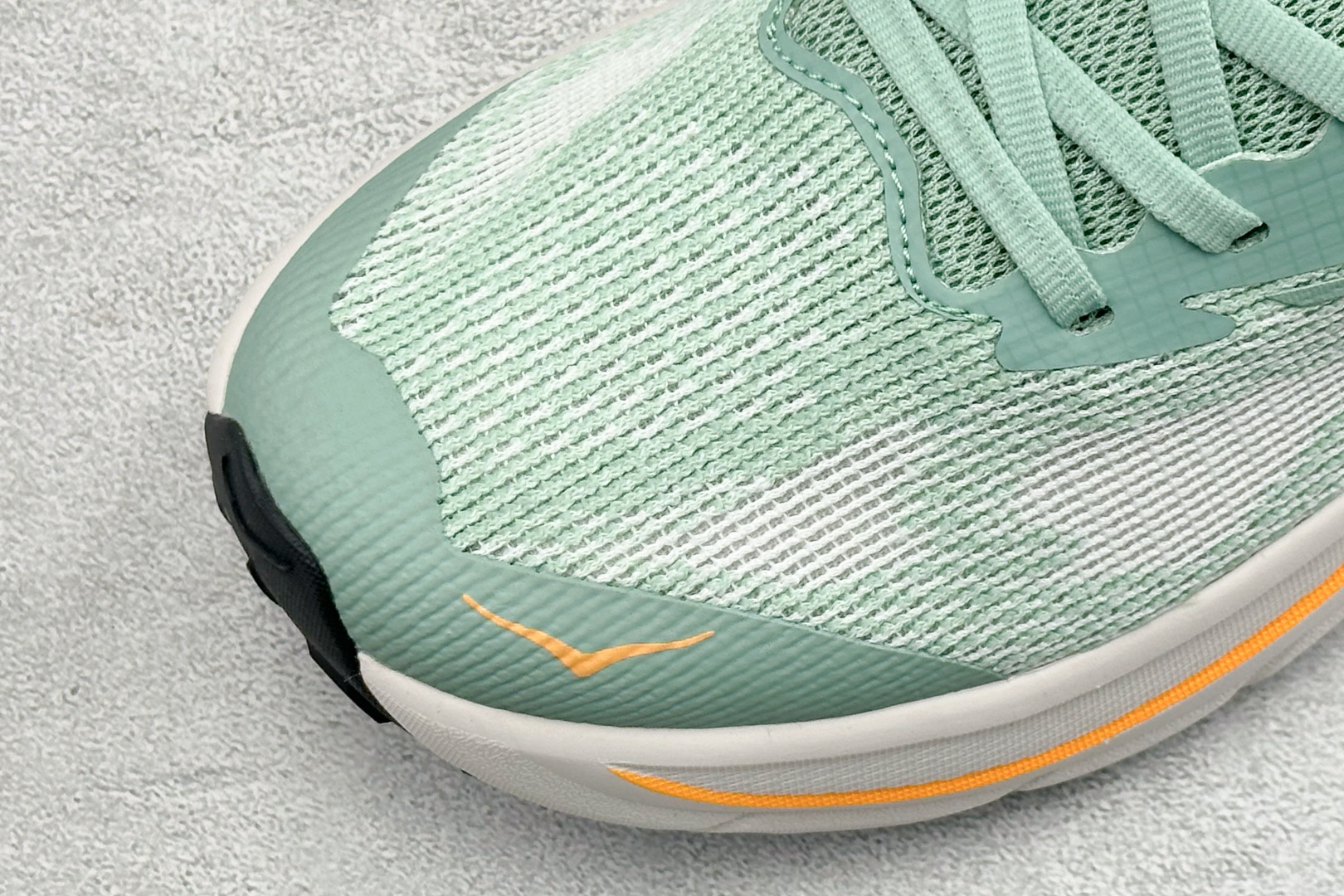 HOKA CHALLENGER 8 轻便系带减震防滑耐磨低帮跑步鞋 1168717/JDC HOKA CHALLENGER 8 轻便系带减震防滑耐磨低帮跑步鞋 1168717/JDC