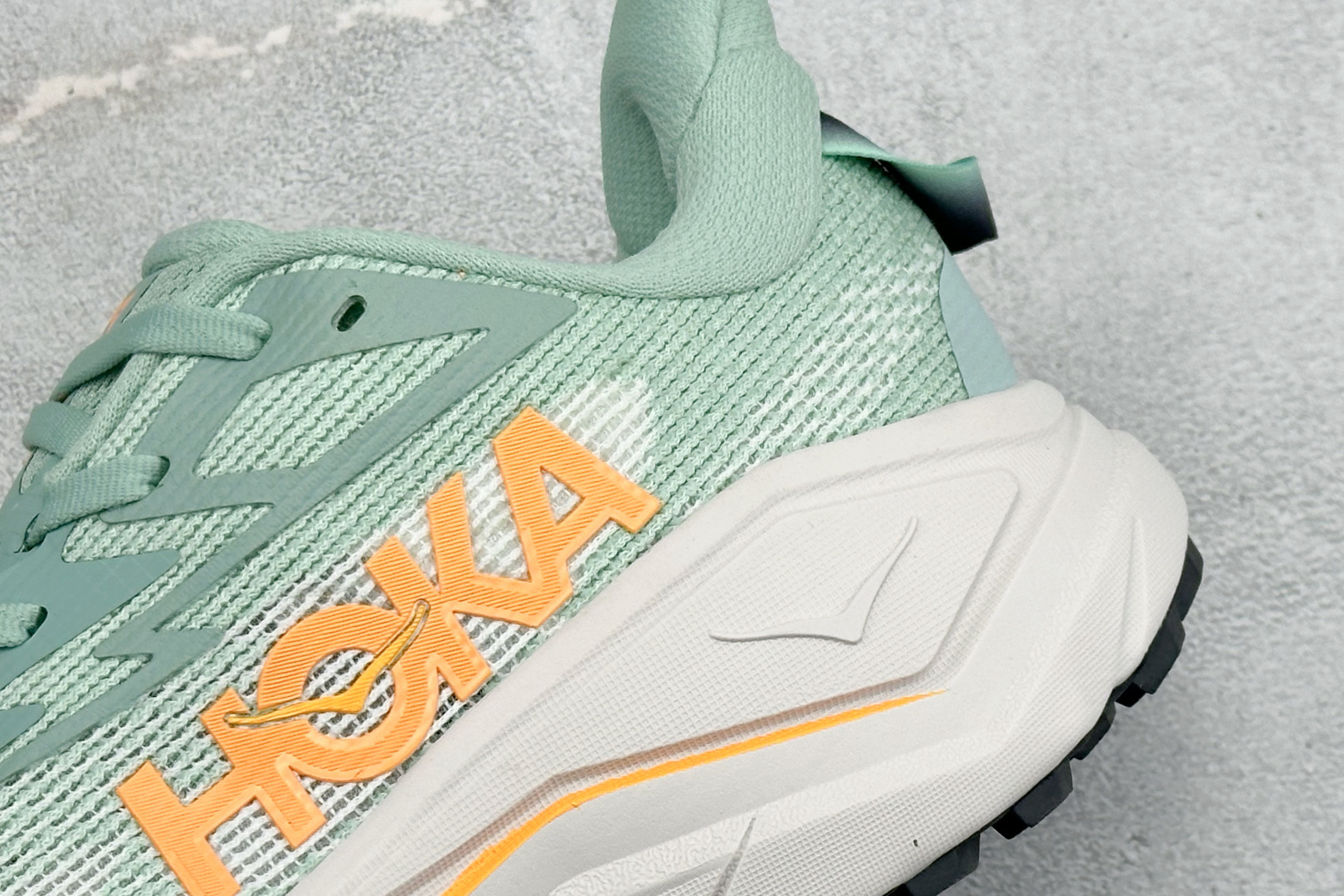 HOKA CHALLENGER 8 轻便系带减震防滑耐磨低帮跑步鞋 1168717/JDC HOKA CHALLENGER 8 轻便系带减震防滑耐磨低帮跑步鞋 1168717/JDC