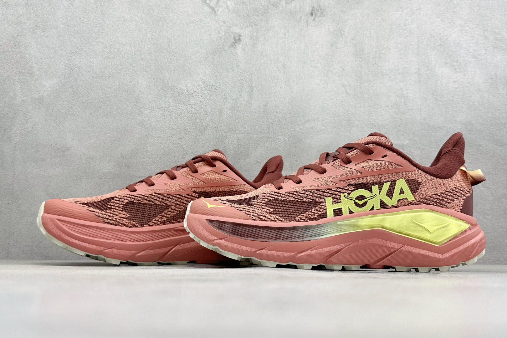 HOKA CHALLENGER 8 轻便系带减震防滑耐磨低帮跑步鞋 1168717/BS HOKA CHALLENGER 8 轻便系带减震防滑耐磨低帮跑步鞋 1168717/BS