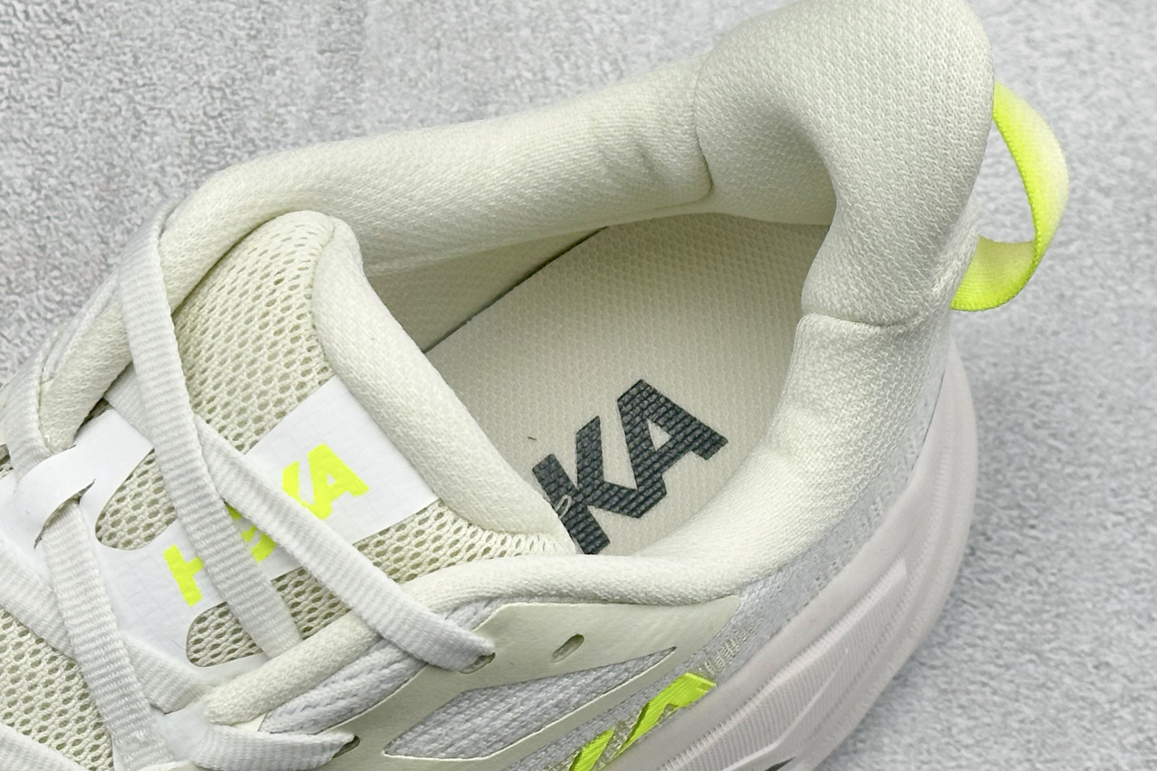HOKA CHALLENGER 8 轻便系带减震防滑耐磨低帮跑步鞋 1168716/WNH HOKA CHALLENGER 8 轻便系带减震防滑耐磨低帮跑步鞋 1168716/WNH
