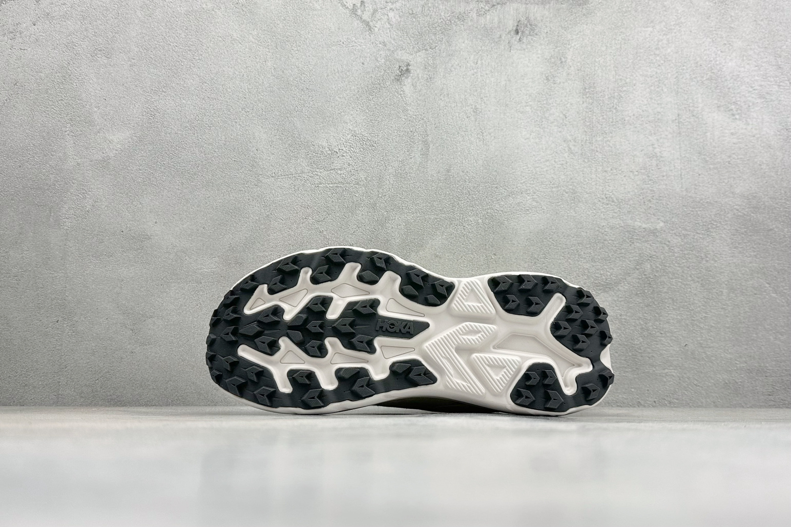 HOKA CHALLENGER 8 轻便系带减震防滑耐磨低帮跑步鞋 1168716/WNH HOKA CHALLENGER 8 轻便系带减震防滑耐磨低帮跑步鞋 1168716/WNH