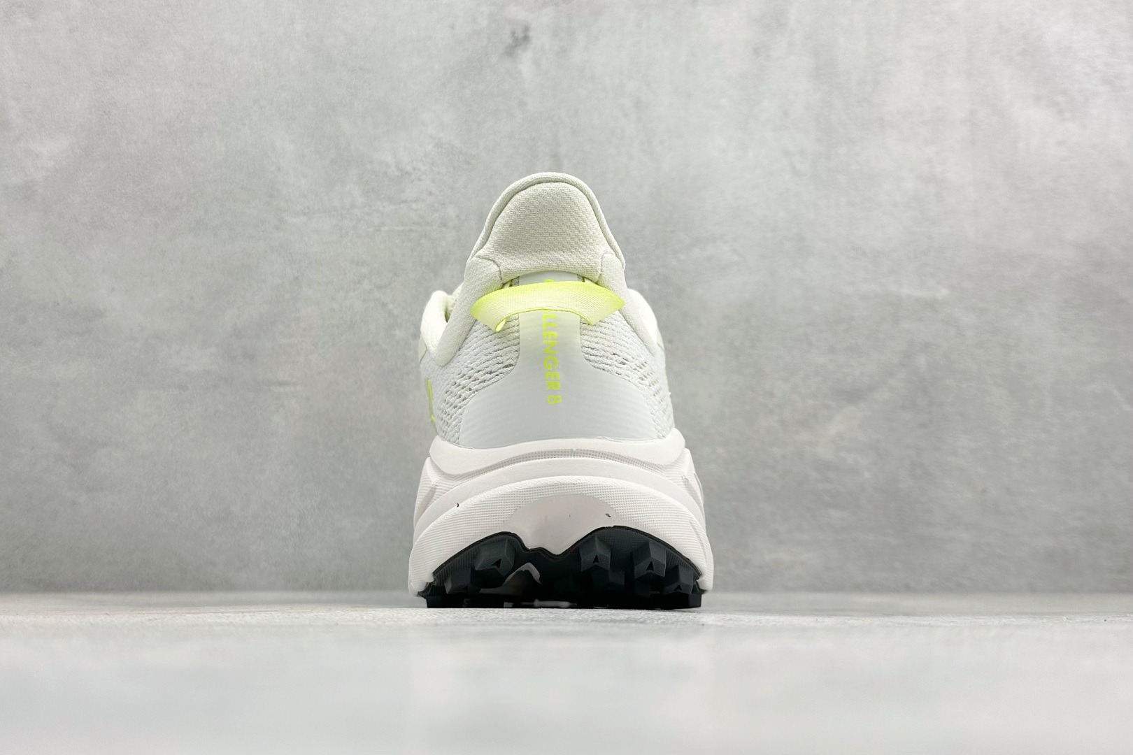 HOKA CHALLENGER 8 轻便系带减震防滑耐磨低帮跑步鞋 1168716/WNH HOKA CHALLENGER 8 轻便系带减震防滑耐磨低帮跑步鞋 1168716/WNH