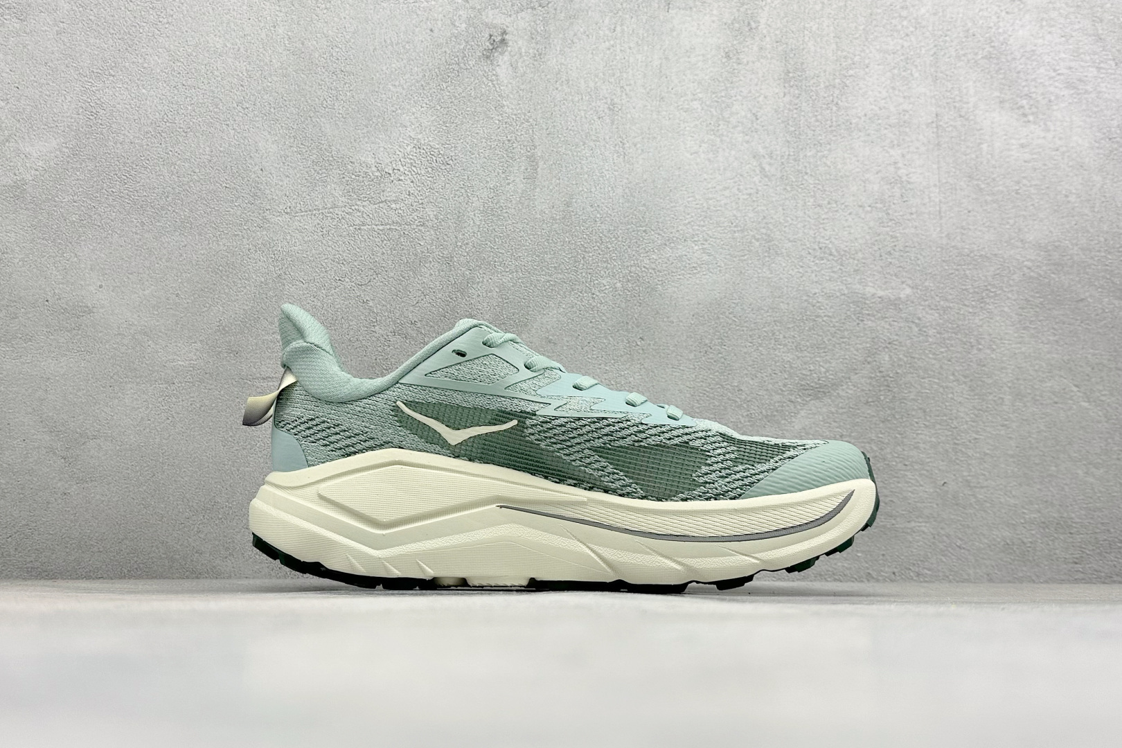 HOKA CHALLENGER 8 轻便系带减震防滑耐磨低帮跑步鞋 1168716/J HOKA CHALLENGER 8 轻便系带减震防滑耐磨低帮跑步鞋 1168716/J