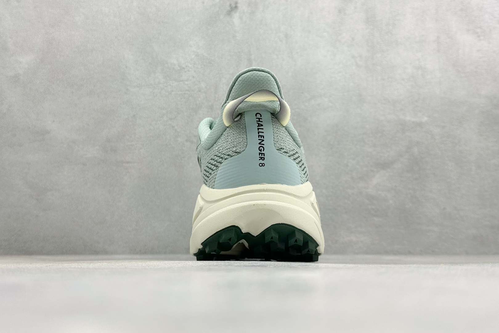 HOKA CHALLENGER 8 轻便系带减震防滑耐磨低帮跑步鞋 1168716/J HOKA CHALLENGER 8 轻便系带减震防滑耐磨低帮跑步鞋 1168716/J