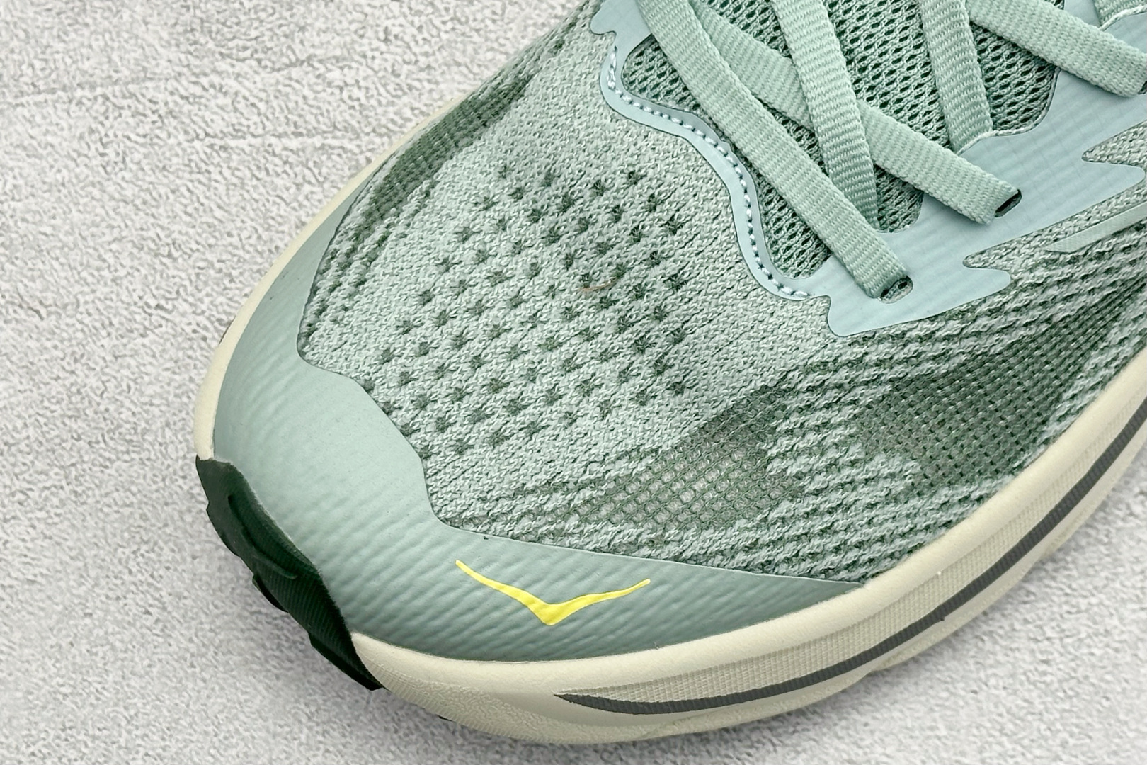 HOKA CHALLENGER 8 轻便系带减震防滑耐磨低帮跑步鞋 1168716/J HOKA CHALLENGER 8 轻便系带减震防滑耐磨低帮跑步鞋 1168716/J