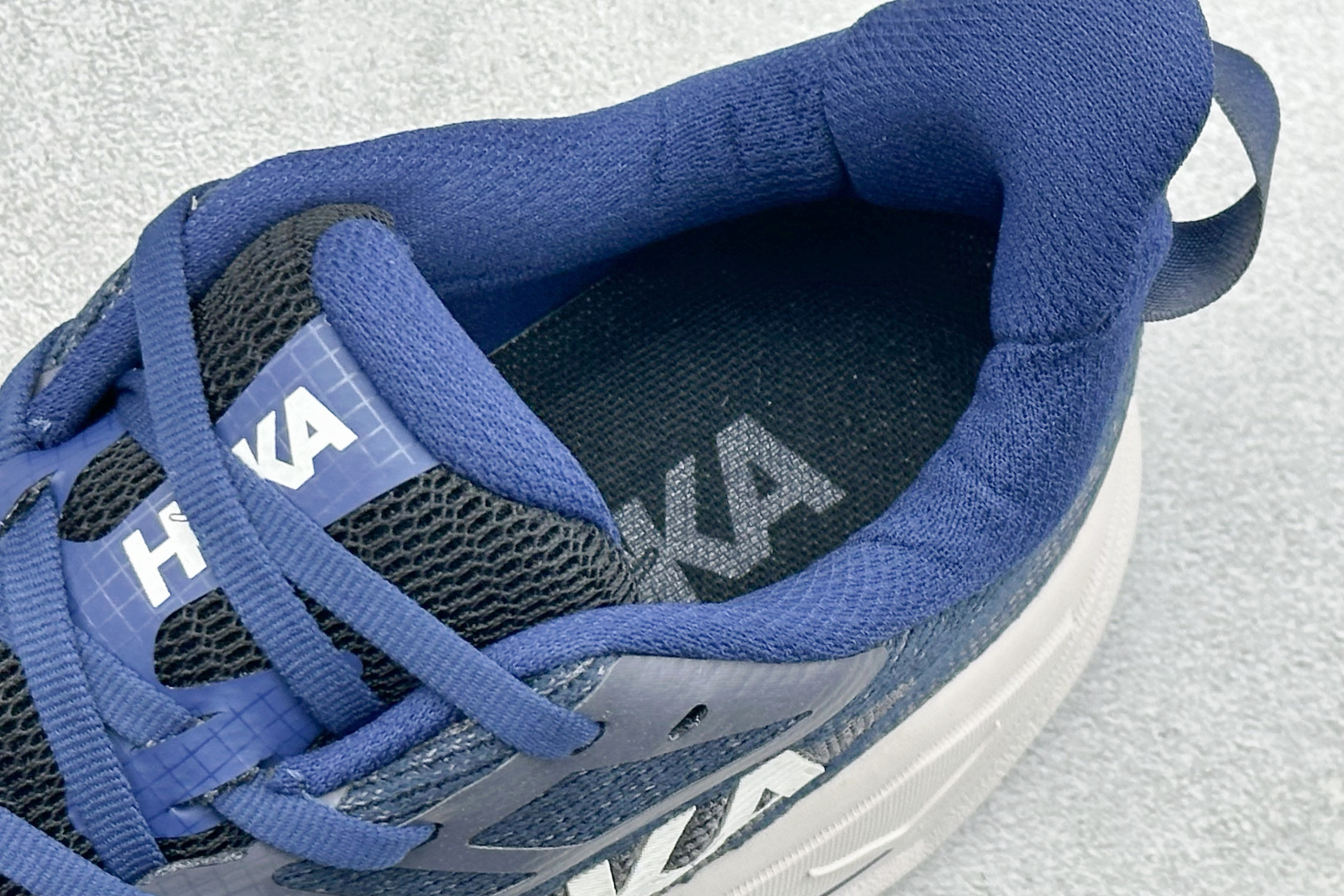 HOKA CHALLENGER 8 轻便系带减震防滑耐磨低帮跑步鞋 1168716-MGRT