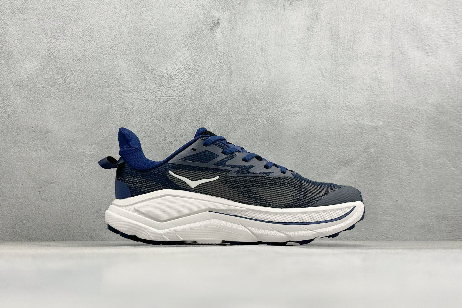 HOKA CHALLENGER 8 轻便系带减震防滑耐磨低帮跑步鞋 1168716-MGRT