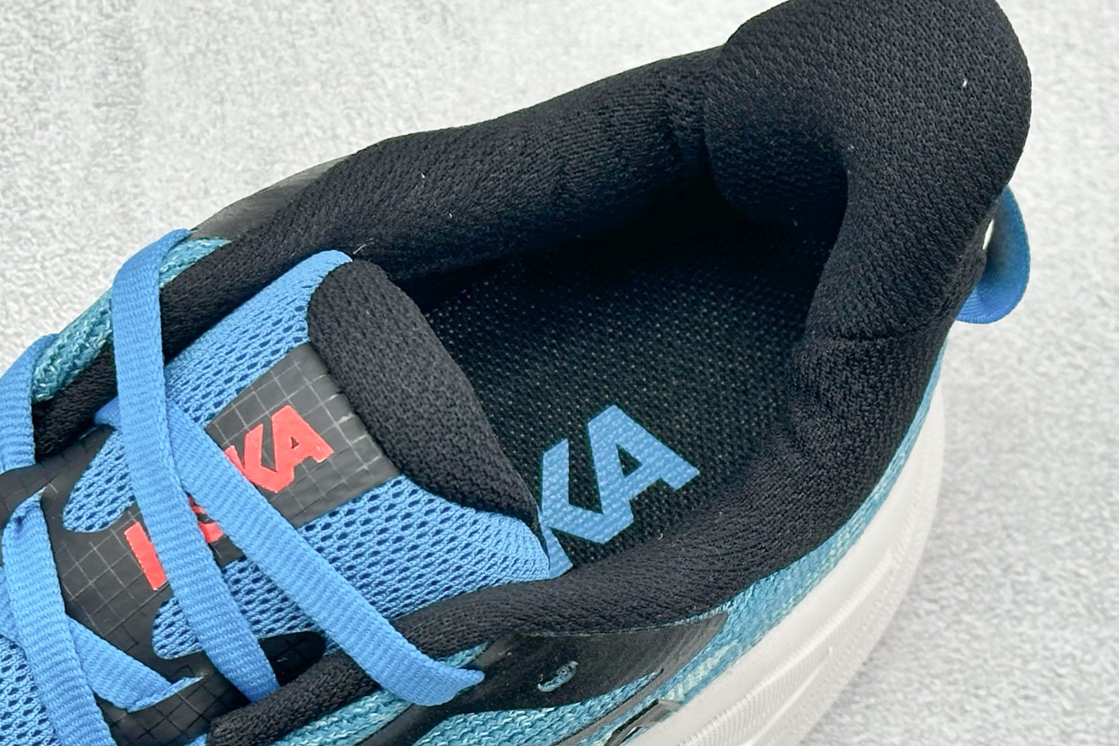 HOKA CHALLENGER 8 轻便系带减震防滑耐磨低帮跑步鞋 1168716/SB HOKA CHALLENGER 8 轻便系带减震防滑耐磨低帮跑步鞋 1168716/SB