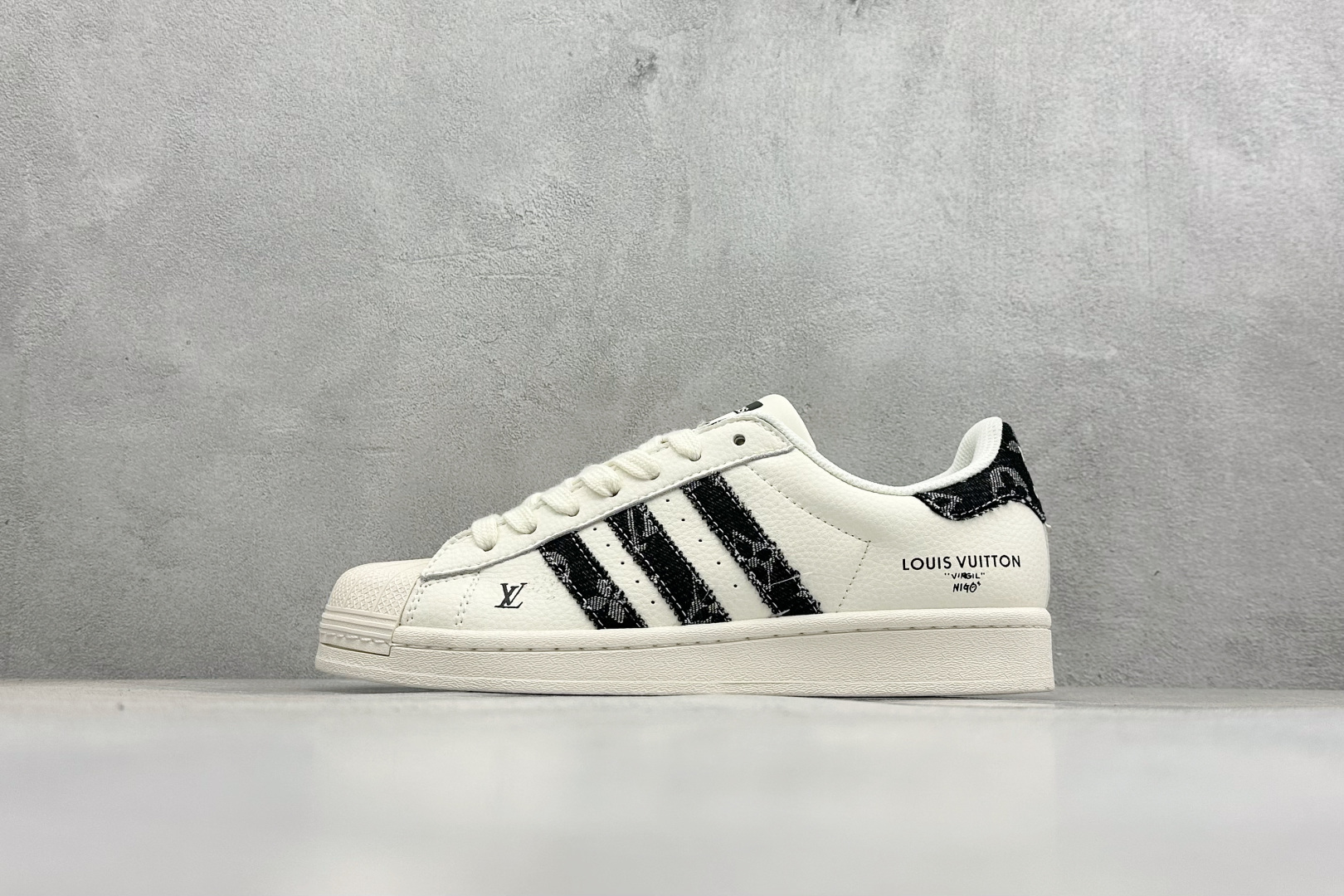 福利特价 放店私AD Originals Superstar 联名贝壳头板鞋采用全新头层拼接皮革材质 后