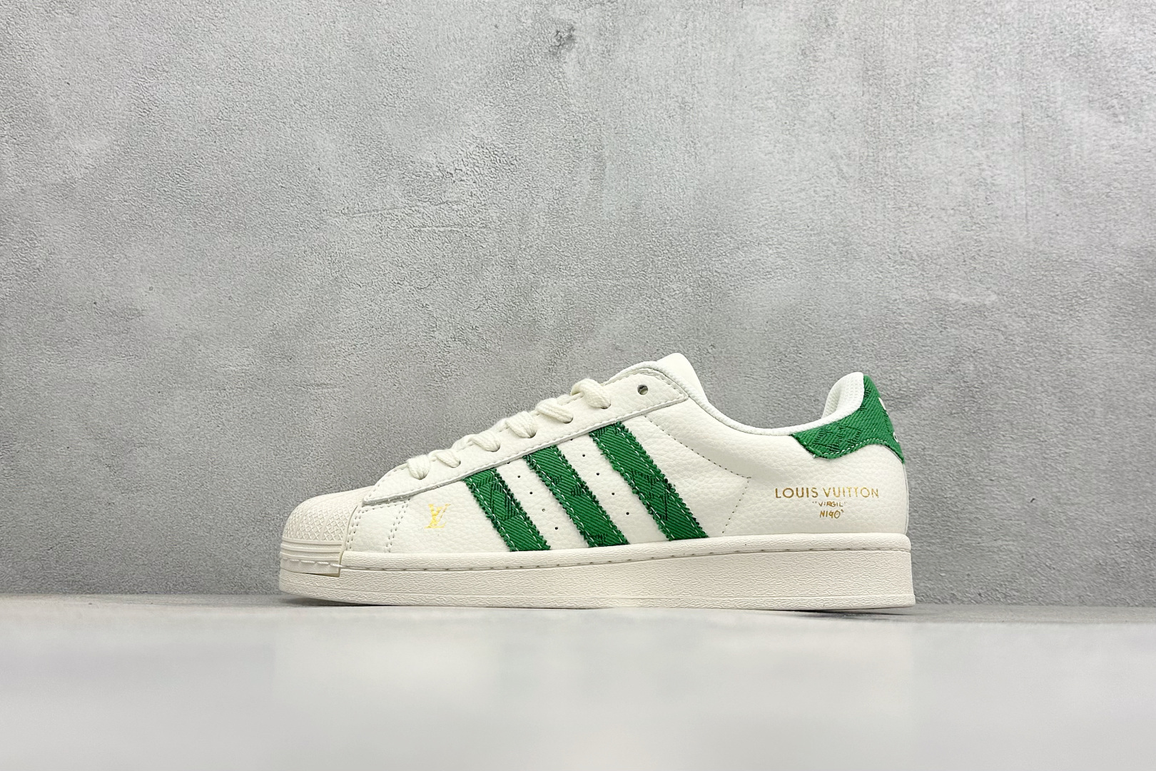 福利特价 放店私AD Originals Superstar 联名贝壳头板鞋采用全新头层拼接皮革材质 后