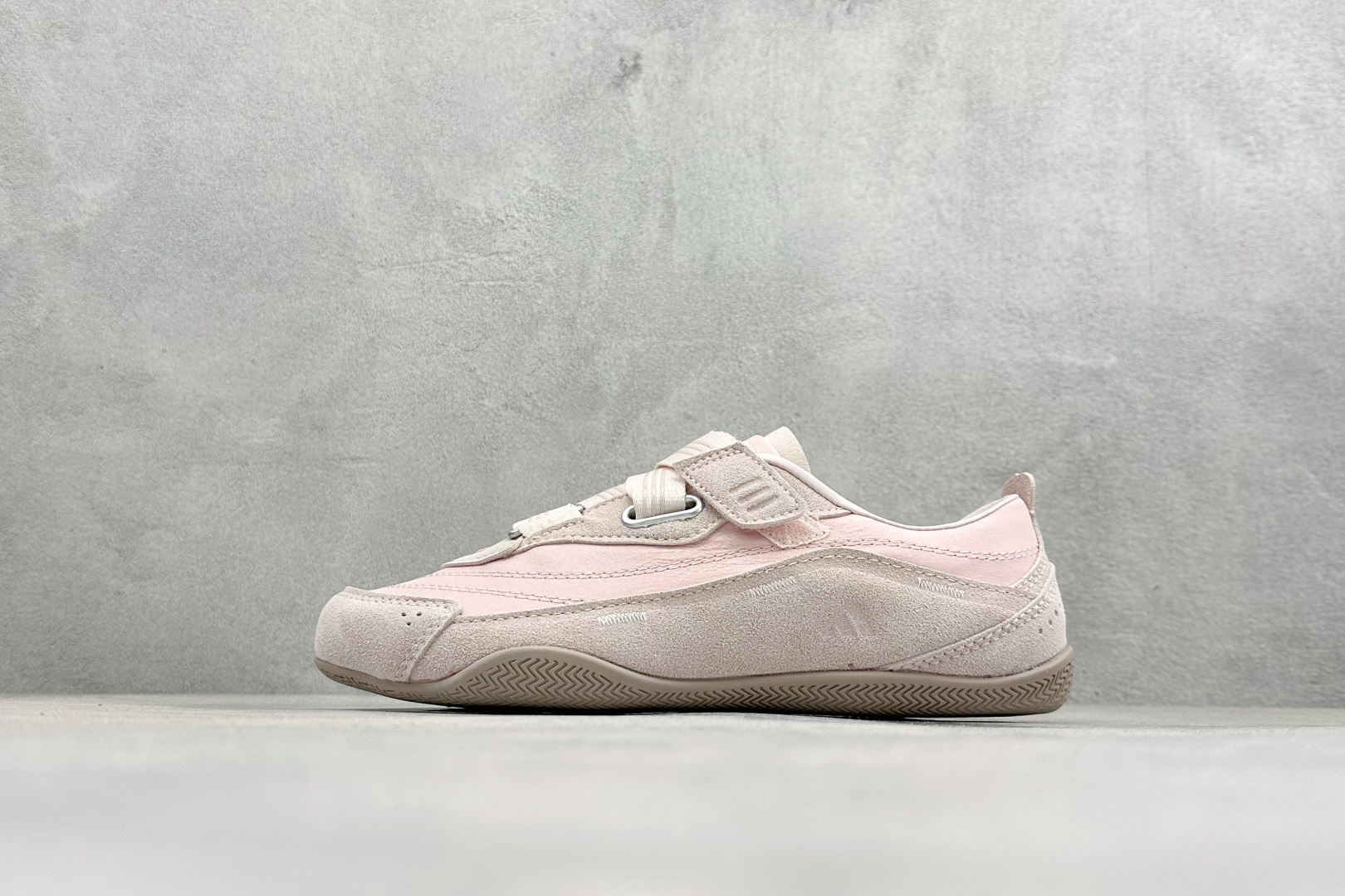 Adidas Urban Reverie 阿迪舒适时尚魔术贴防滑耐磨生活休闲鞋 KJ9090 Adidas Urban Reverie 阿迪舒适时尚魔术贴防滑耐磨生活休闲鞋 KJ9090