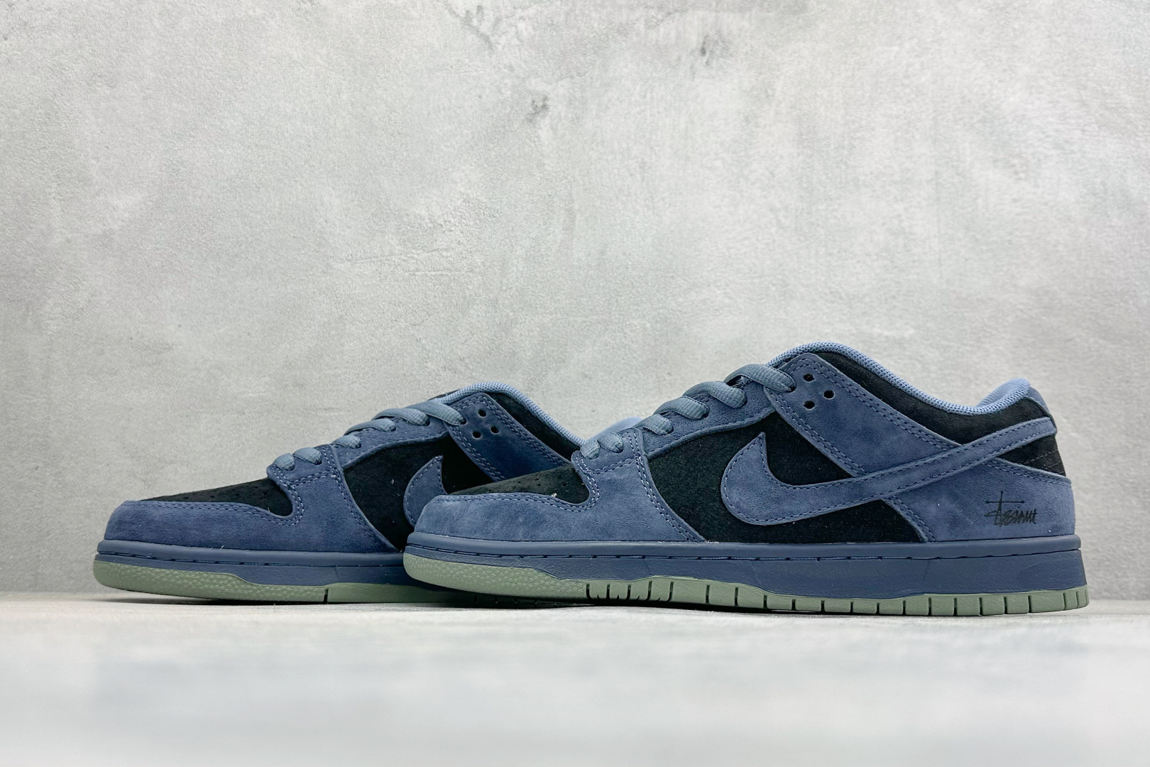 K版Nike SB Dunk Low 烟熏蓝 SB低帮休闲板鞋 HF3063-002 K版Nike SB Dunk Low 烟熏蓝 SB低帮休闲板鞋 HF3063-002