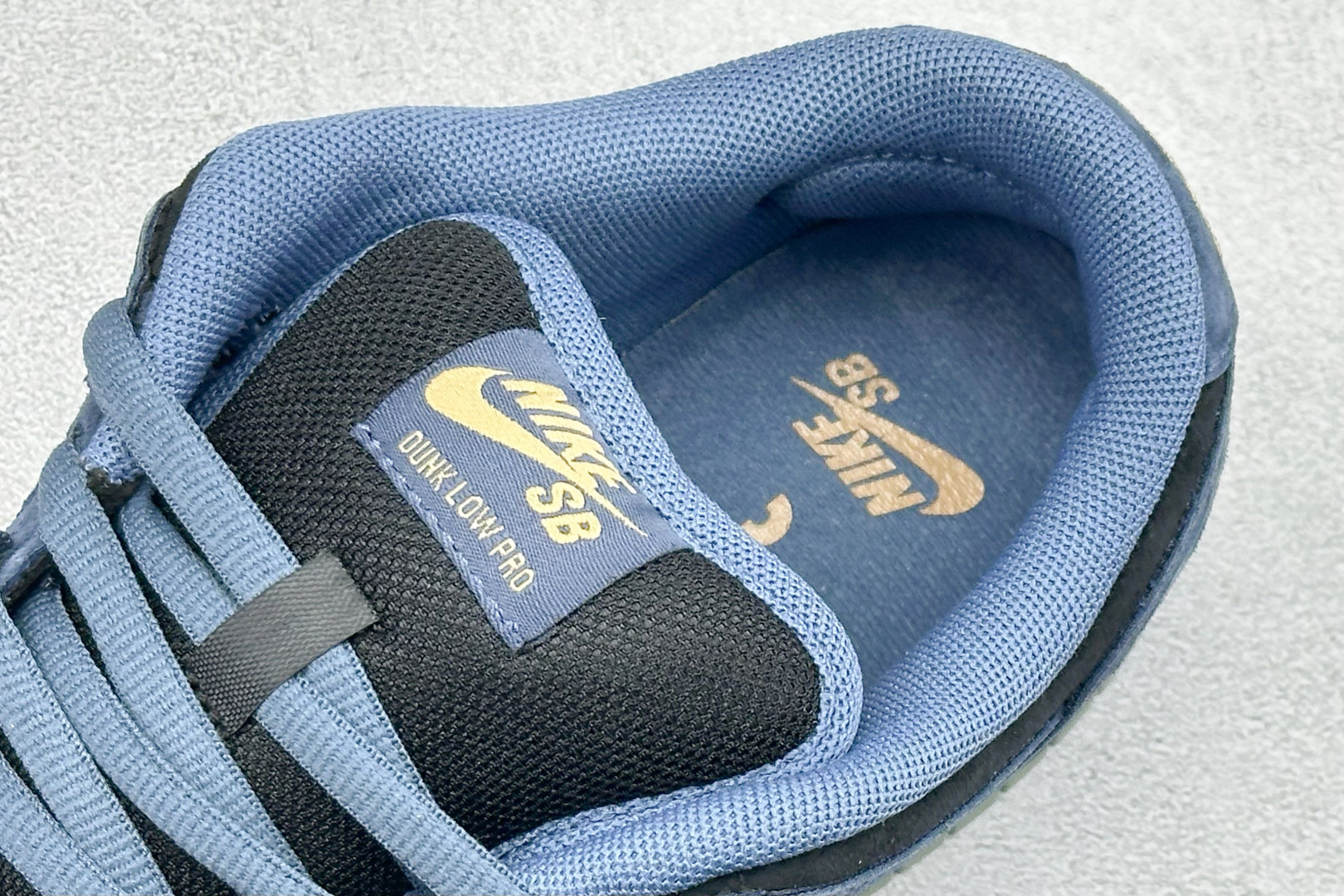 K版Nike SB Dunk Low 烟熏蓝 SB低帮休闲板鞋 HF3063-002 K版Nike SB Dunk Low 烟熏蓝 SB低帮休闲板鞋 HF3063-002