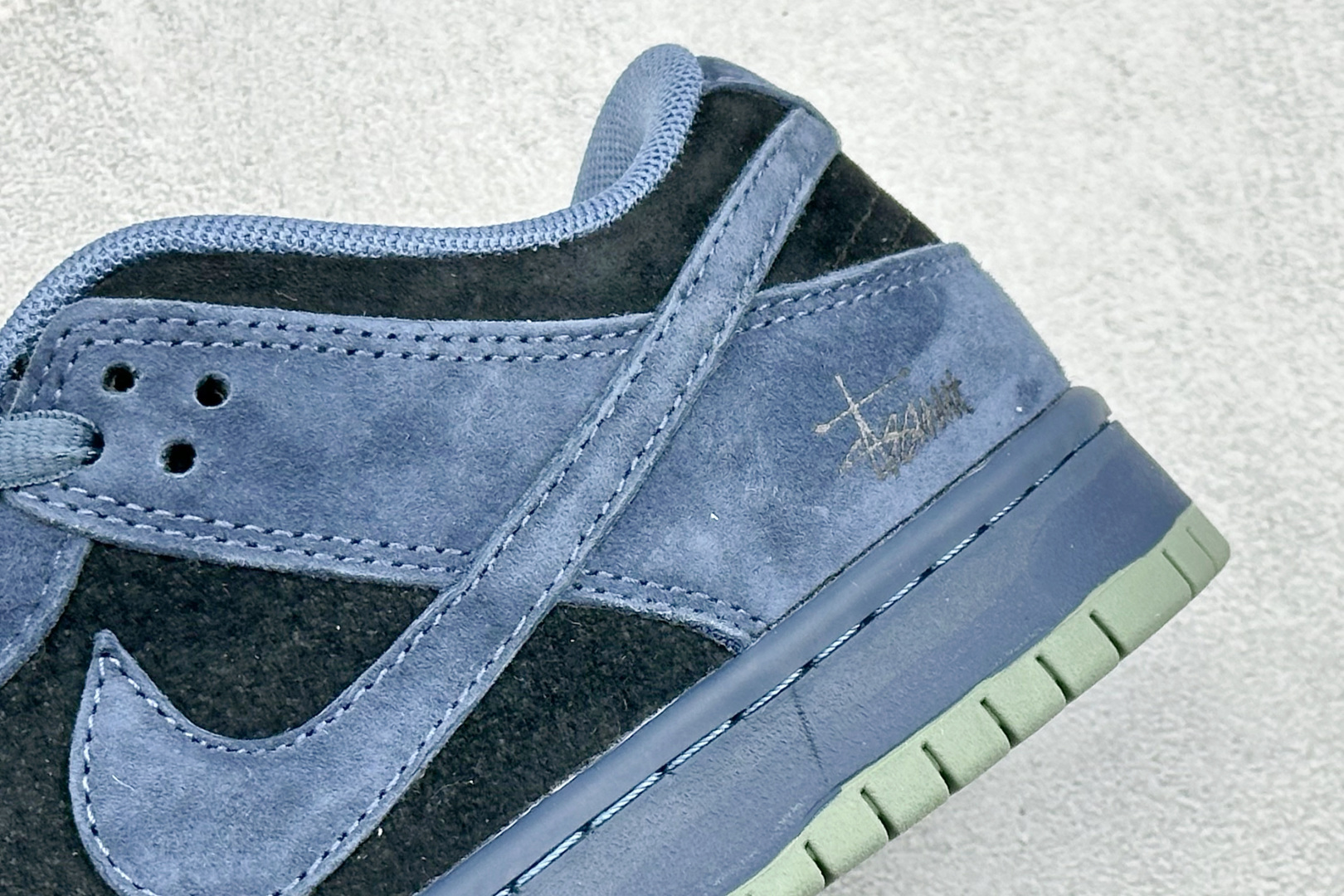 K版Nike SB Dunk Low 烟熏蓝 SB低帮休闲板鞋 HF3063-002 K版Nike SB Dunk Low 烟熏蓝 SB低帮休闲板鞋 HF3063-002