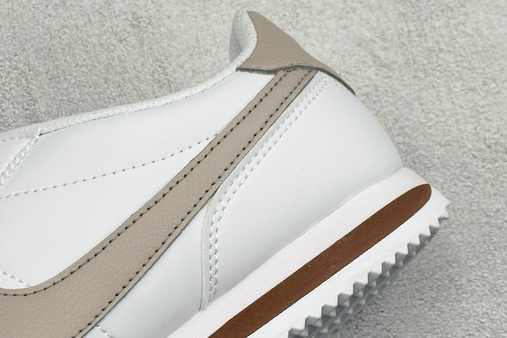 XH版NIKE CORTEZ 经典轻便舒适阿甘休闲跑步鞋 DN1791-105