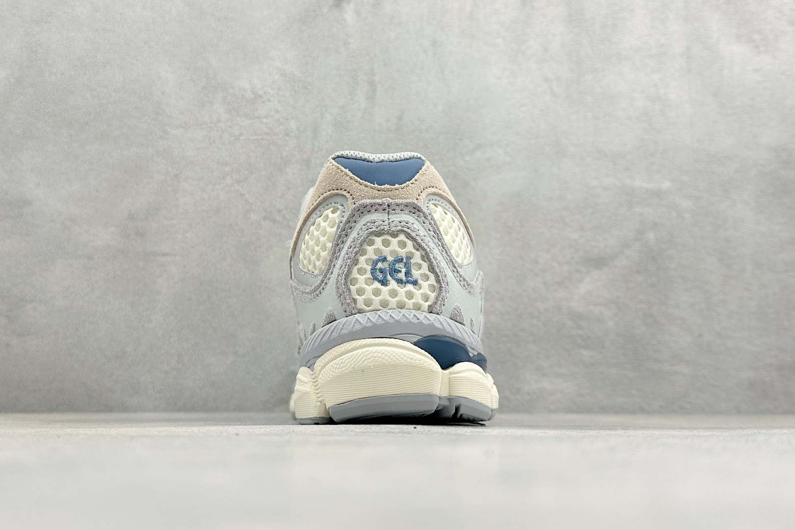 Asics Gel-N亚瑟士运动休闲透气专业跑鞋 鞋面采用反绒皮与网布拼接 透气舒适兼具休闲时尚 1203A372-600 Asics Gel-N亚瑟士运动休闲透气专业跑鞋 鞋面采用反绒皮与网布拼接 透气舒适兼具休闲时尚 1203A372-600