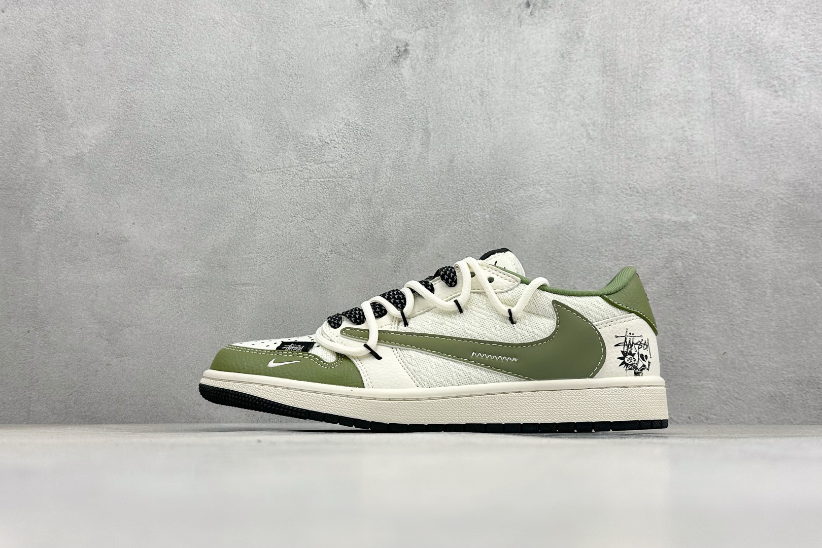 福利特价240。 Air Jordan 1 Low AJ1 乔1 联名 高端定制 低帮复古倒钩篮球鞋#定