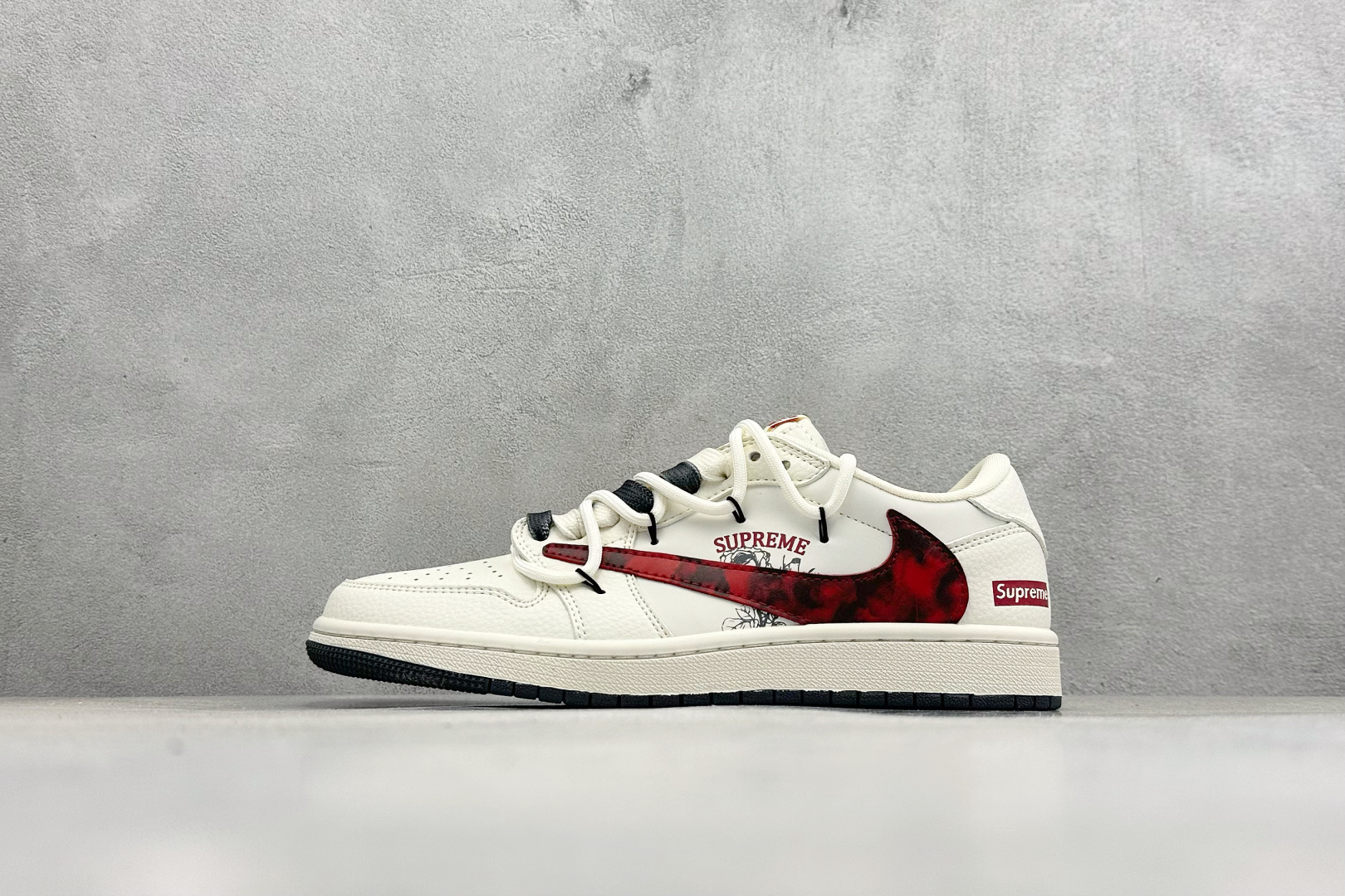 福利特价240。 Air Jordan 1 Low AJ1 乔1 联名 高端定制 低帮复古倒钩篮球鞋#定