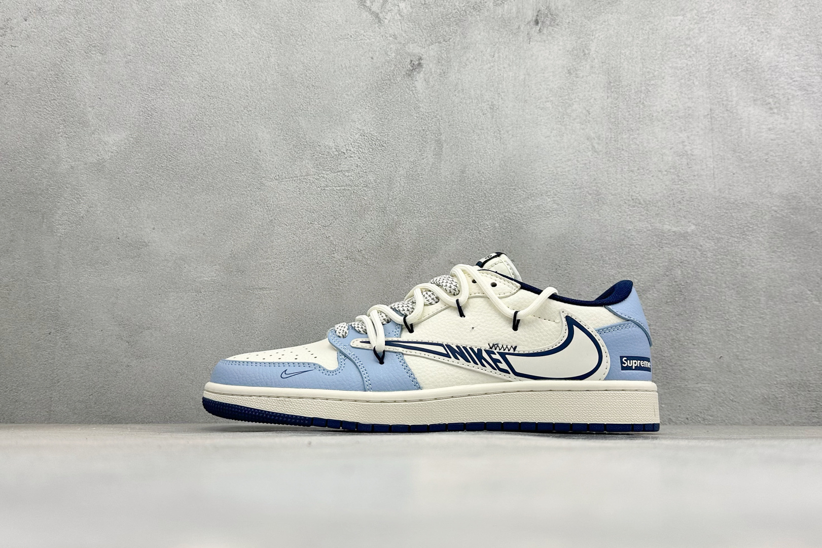 福利特价240。 Air Jordan 1 Low AJ1 乔1 联名 高端定制 低帮复古倒钩篮球鞋#定