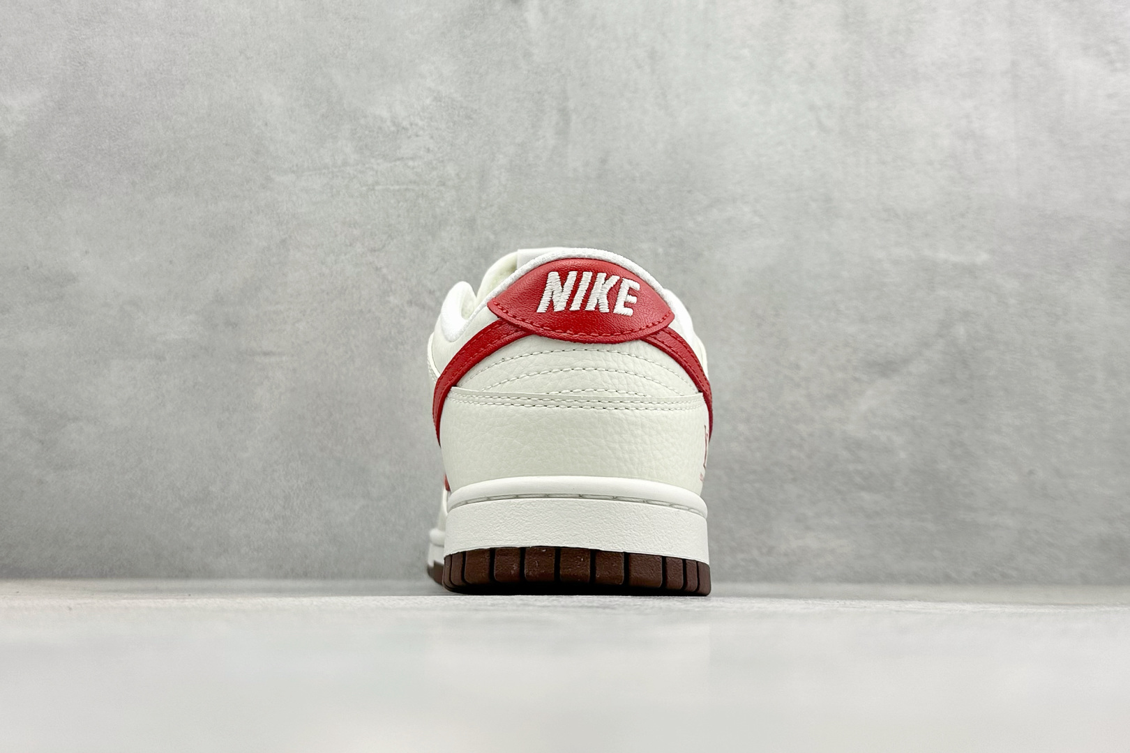 SC版Nike SB Dunk Low 米红棕撞色 高端定制 低帮休闲滑板鞋 HF0391-001 SC版Nike SB Dunk Low 米红棕撞色 高端定制 低帮休闲滑板鞋 HF0391-001
