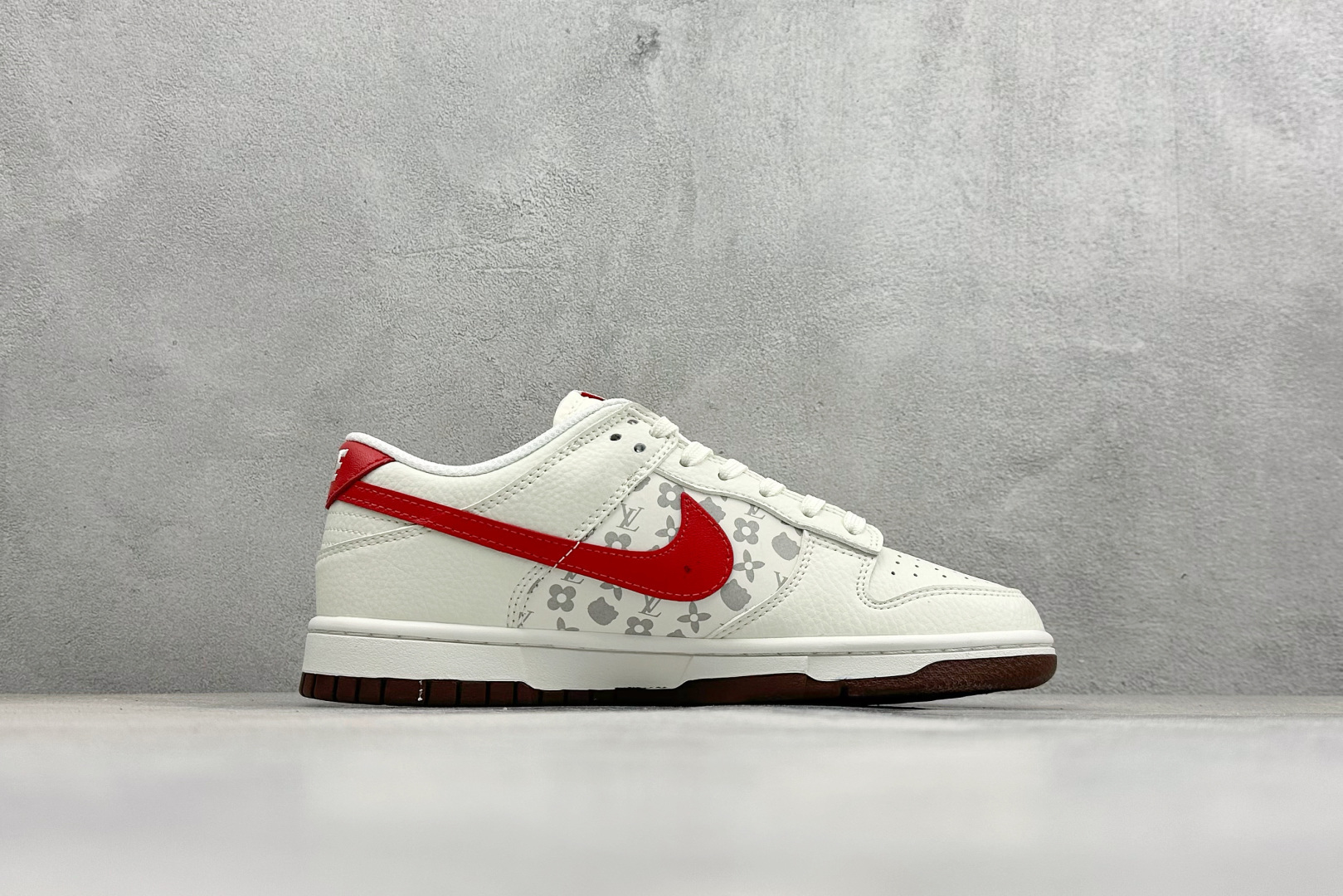 SC版Nike SB Dunk Low 米红棕撞色 高端定制 低帮休闲滑板鞋 HF0391-001 SC版Nike SB Dunk Low 米红棕撞色 高端定制 低帮休闲滑板鞋 HF0391-001
