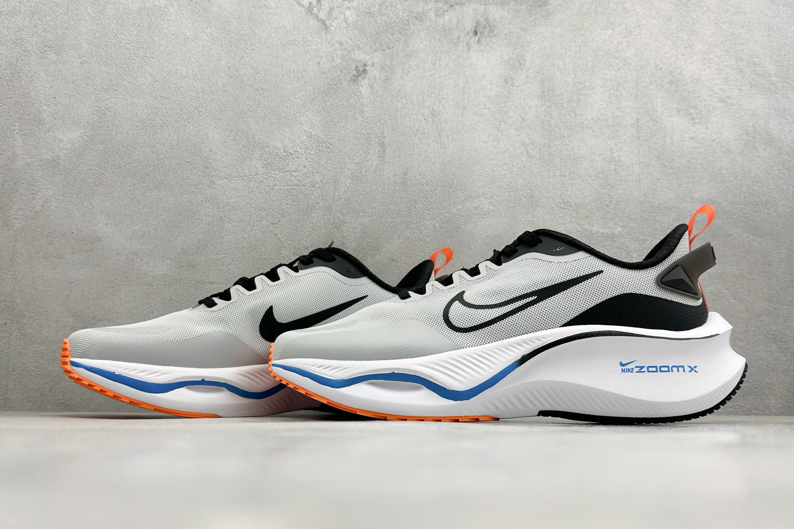 NIKE ZOOMX PLUS 全新耐克跑鞋二代 CK4318-018 NIKE ZOOMX PLUS 全新耐克跑鞋二代 CK4318-018