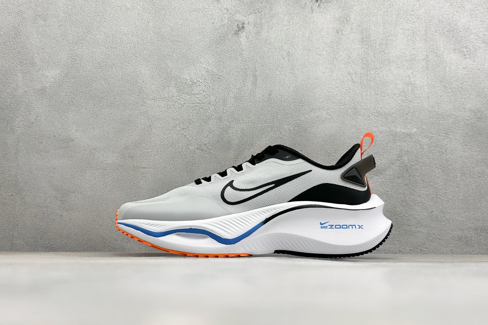 NIKE ZOOMX PLUS 全新耐克跑鞋二代 CK4318-018 NIKE ZOOMX PLUS 全新耐克跑鞋二代 CK4318-018