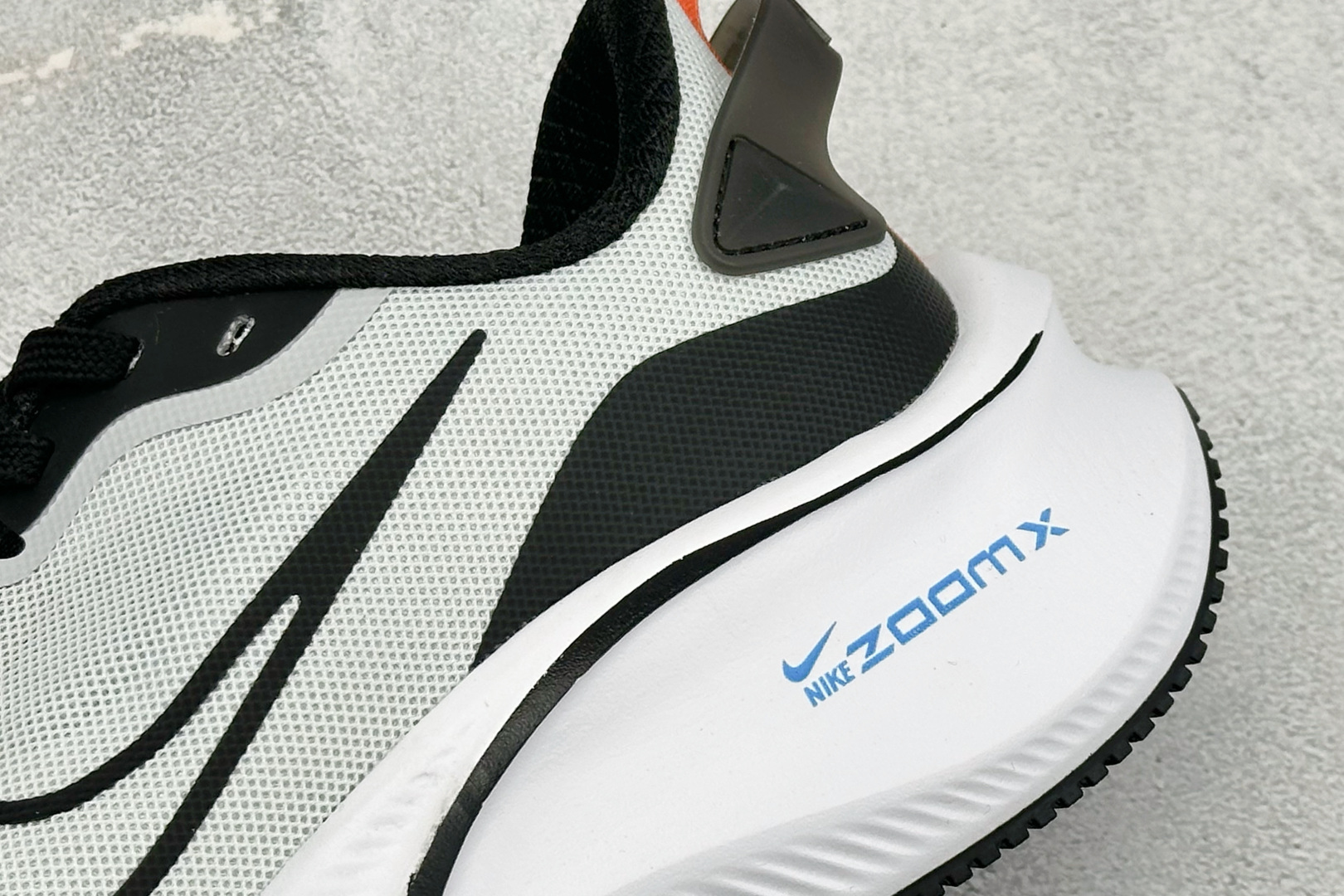 NIKE ZOOMX PLUS 全新耐克跑鞋二代 CK4318-018 NIKE ZOOMX PLUS 全新耐克跑鞋二代 CK4318-018