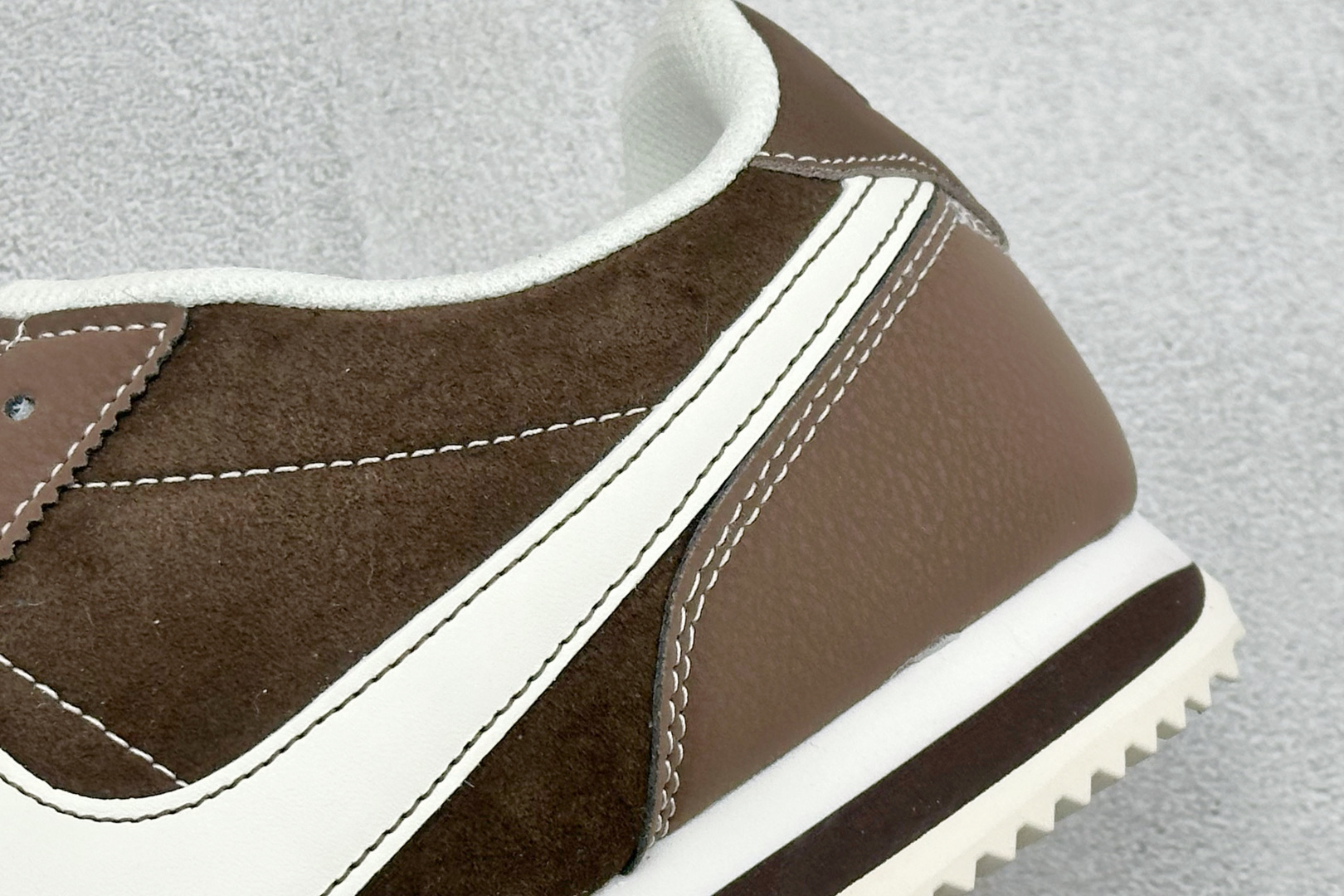 XH版NIKE CORTEZ 经典轻便舒适阿甘休闲跑步鞋 FQ8144-237