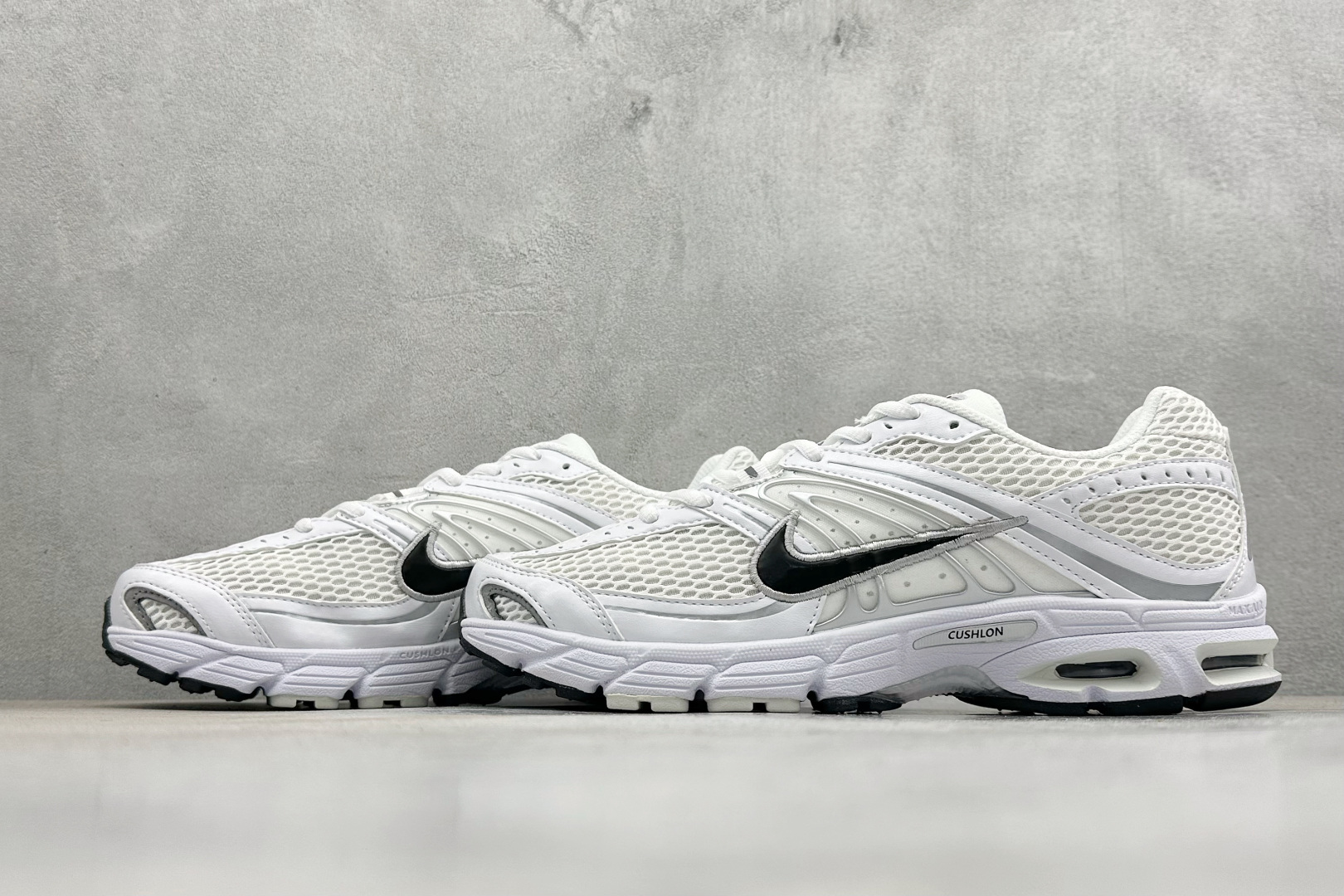 Nike Air Max Moto 2K 耐克新款复古气垫跑步鞋 IO9279-100 Nike Air Max Moto 2K 耐克新款复古气垫跑步鞋 IO9279-100