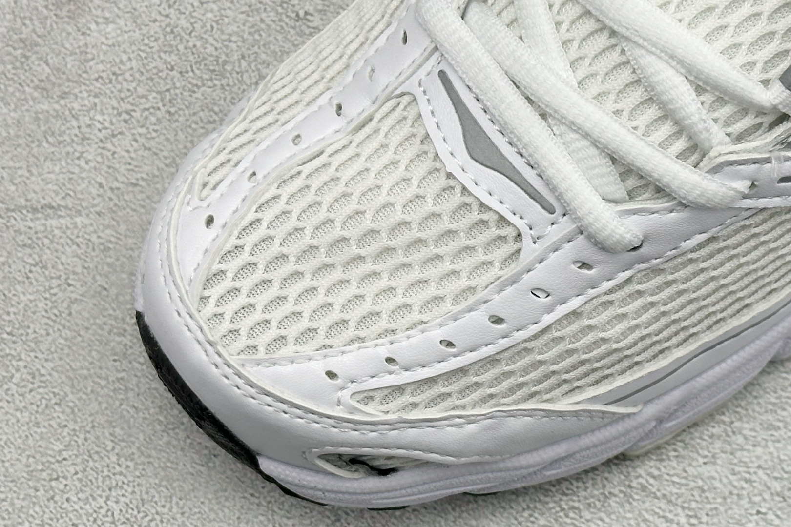 Nike Air Max Moto 2K 耐克新款复古气垫跑步鞋 IO9279-100 Nike Air Max Moto 2K 耐克新款复古气垫跑步鞋 IO9279-100