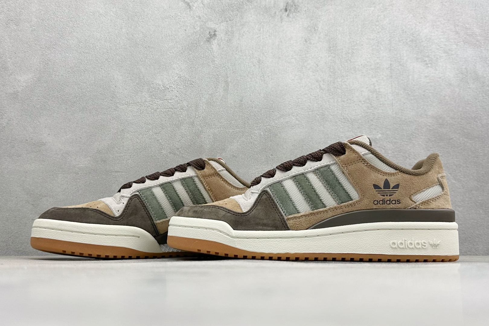 Adidas Forum 84 Low 三叶草低帮复古板鞋 GW4334