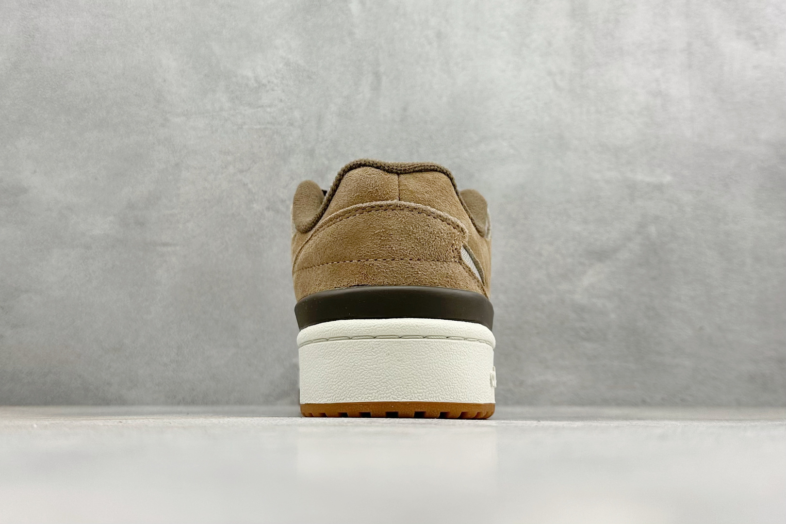 Adidas Forum 84 Low 三叶草低帮复古板鞋 GW4334