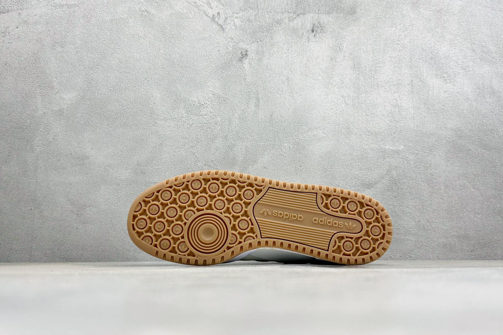 Adidas Forum 84 Low 三叶草低帮复古板鞋 HQ1487 Adidas Forum 84 Low 三叶草低帮复古板鞋 HQ1487